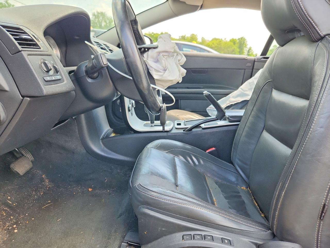 2011 Volvo C70 T5 White vin: YV1672MC8BJ117239
