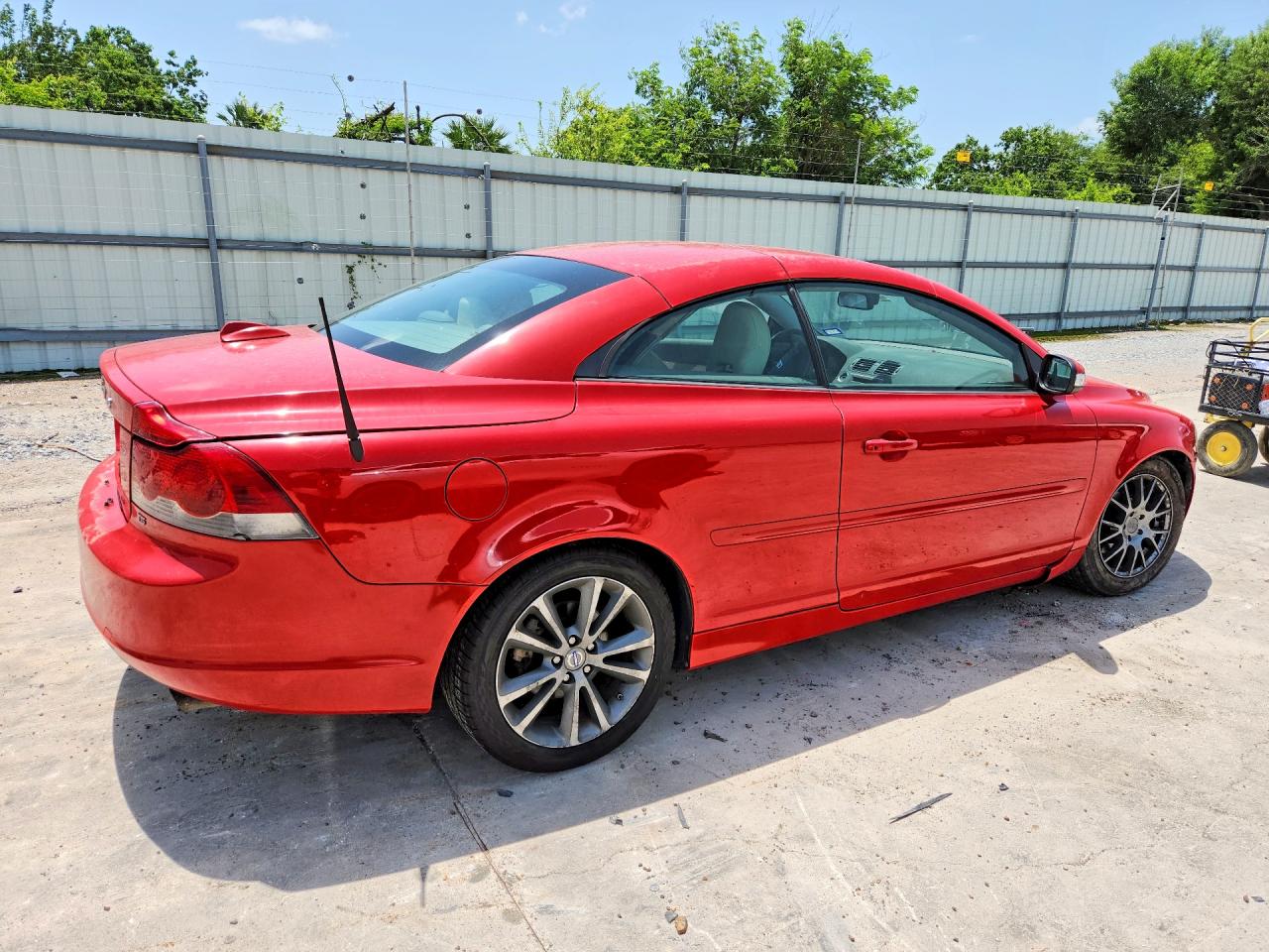 2010 Volvo C70 T5 Red vin: YV1672MC9AJ090082