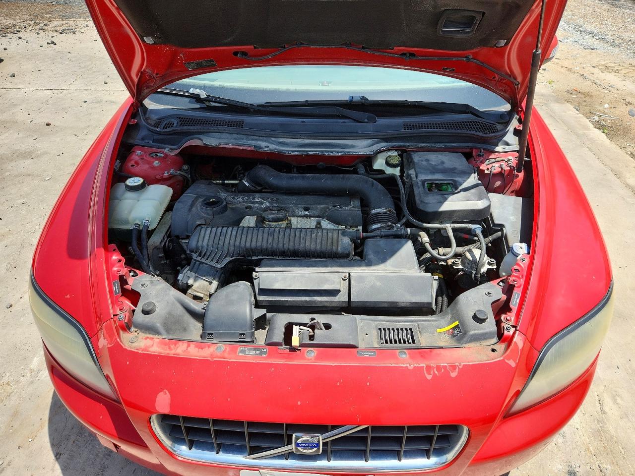 2010 Volvo C70 T5 Red vin: YV1672MC9AJ090082