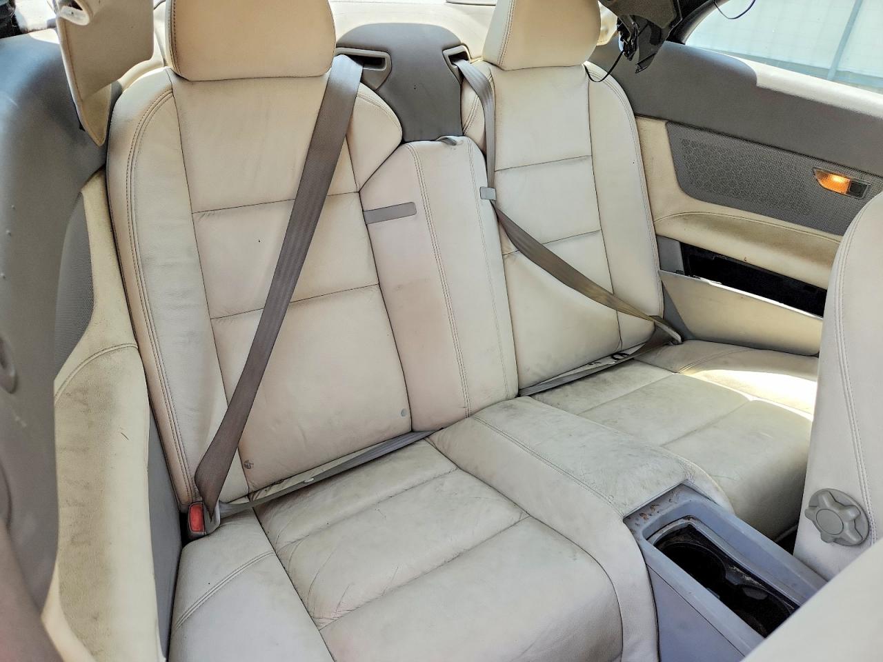 2010 Volvo C70 T5 Red vin: YV1672MC9AJ090082