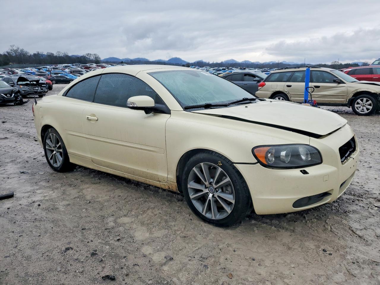 2010 Volvo C70 T5 Beige vin: YV1672MC9AJ092463