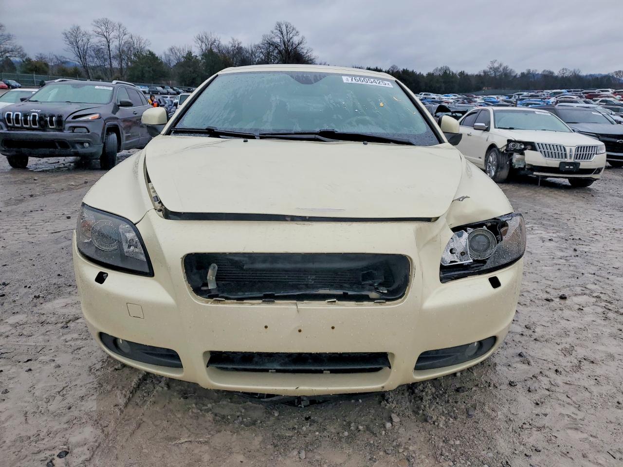 2010 Volvo C70 T5 Beige vin: YV1672MC9AJ092463