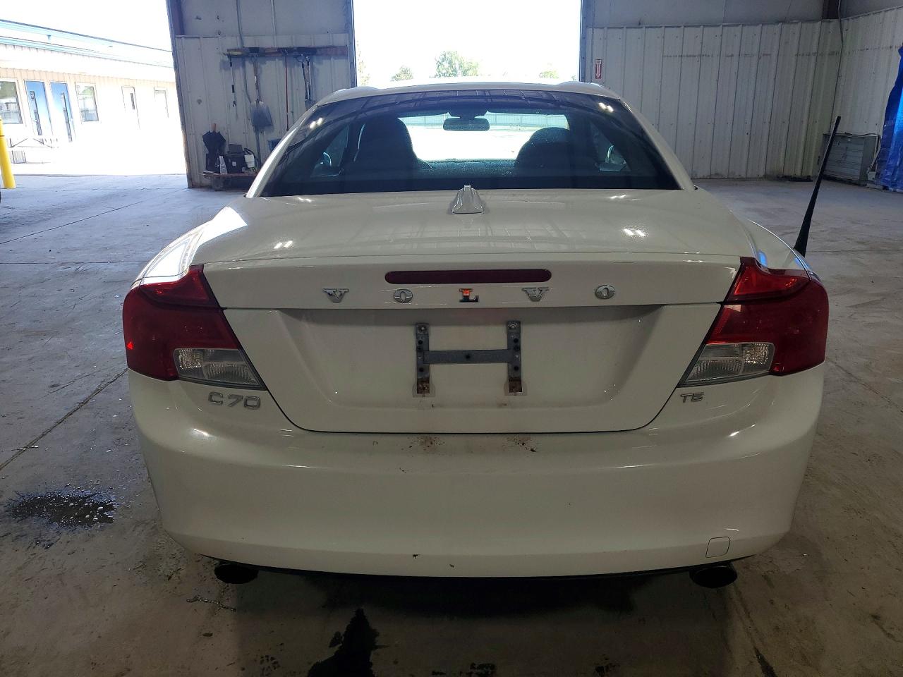 2011 Volvo C70 T5 White vin: YV1672MC9BJ109425
