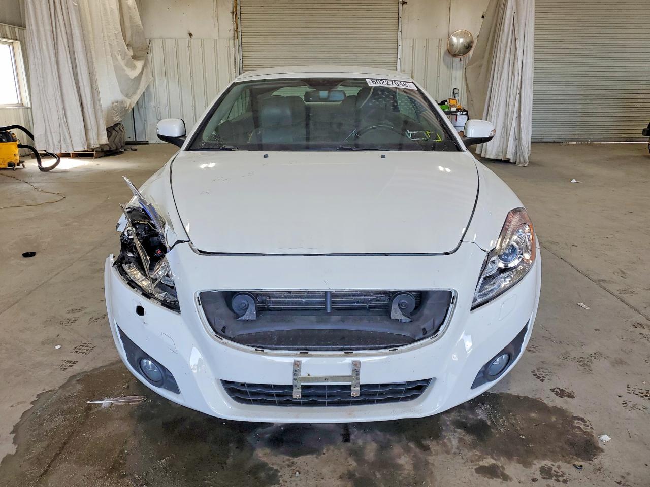 2011 Volvo C70 T5 White vin: YV1672MC9BJ109425