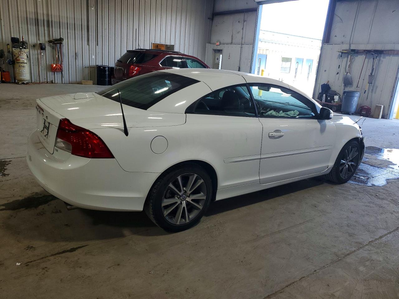 2011 Volvo C70 T5 White vin: YV1672MC9BJ109425
