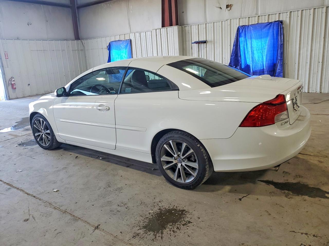 2011 Volvo C70 T5 White vin: YV1672MC9BJ109425