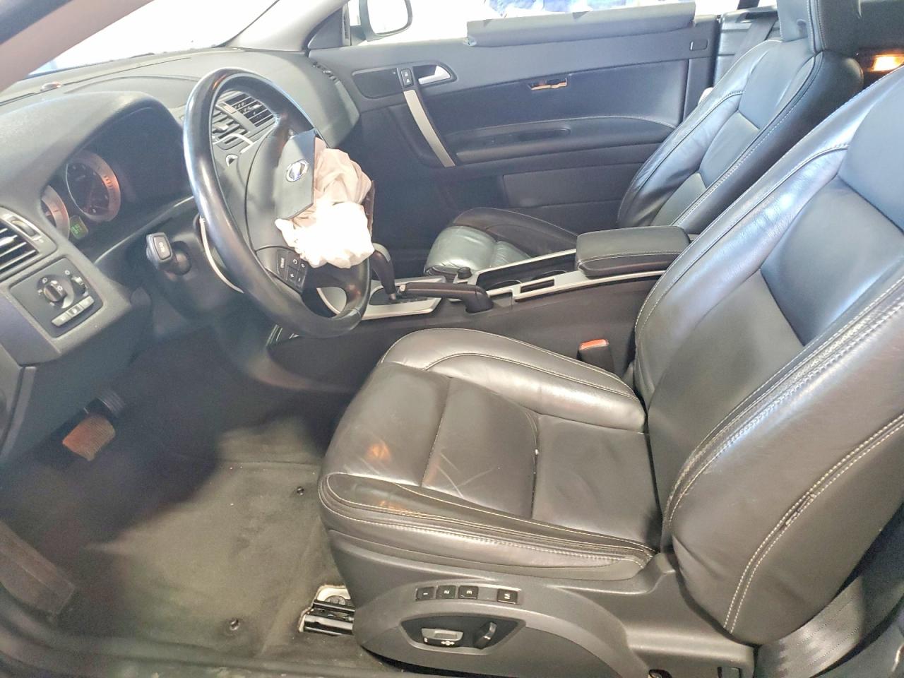 2011 Volvo C70 T5 White vin: YV1672MC9BJ109425