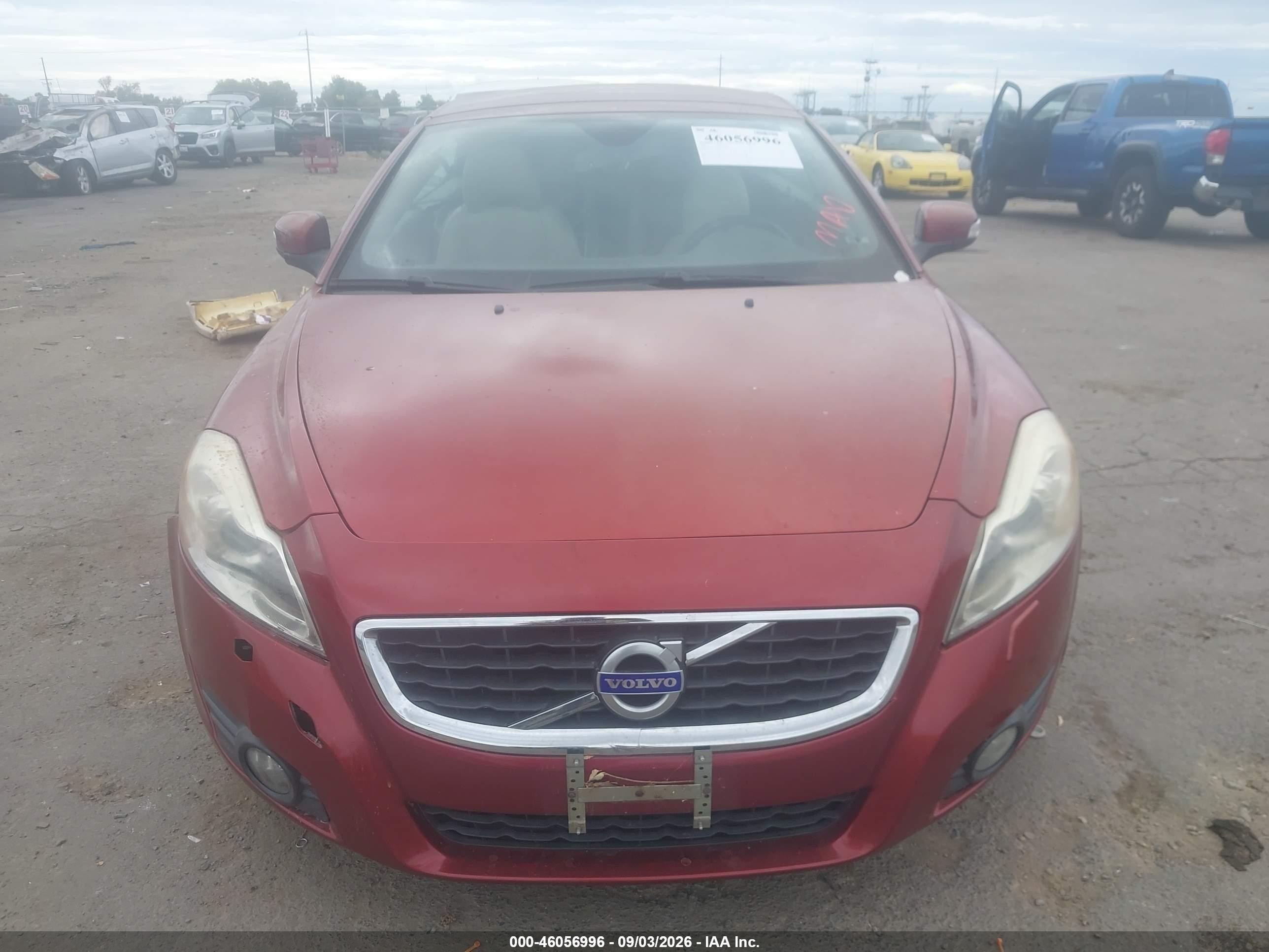 2011 Volvo C70 T5 Red vin: YV1672MC9BJ120182