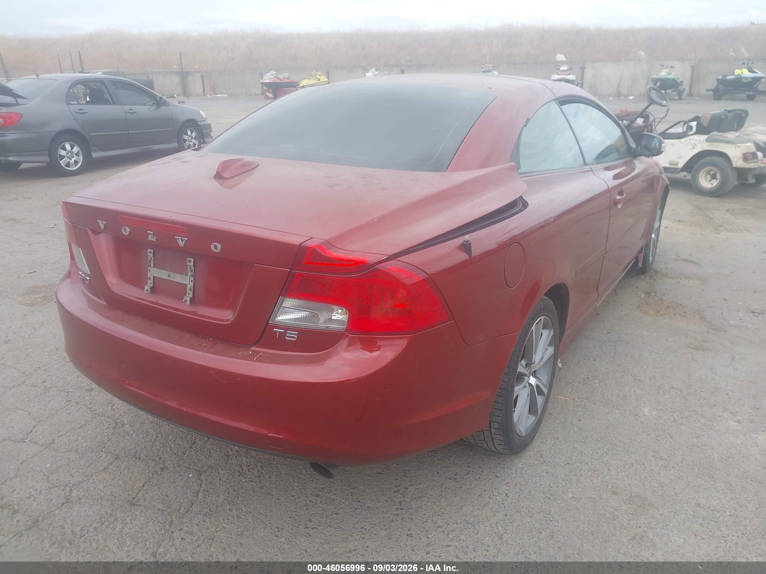 2011 Volvo C70 T5 Red vin: YV1672MC9BJ120182