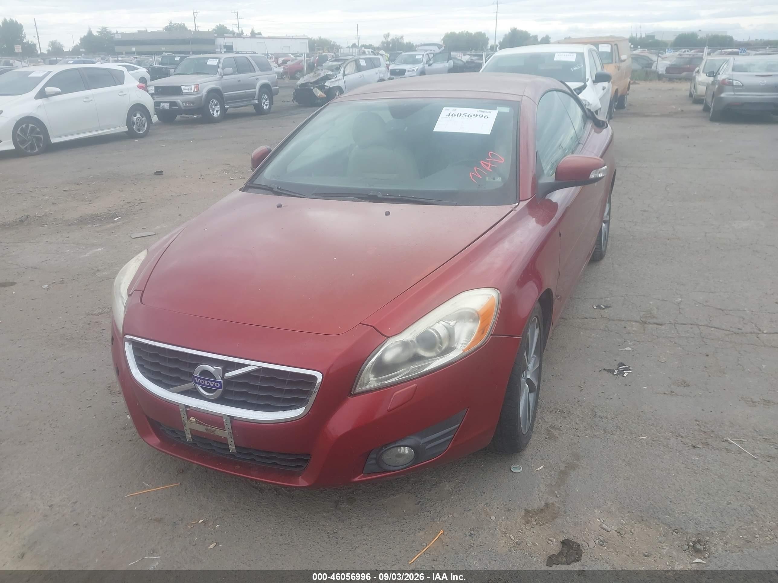 2011 Volvo C70 T5 Red vin: YV1672MC9BJ120182