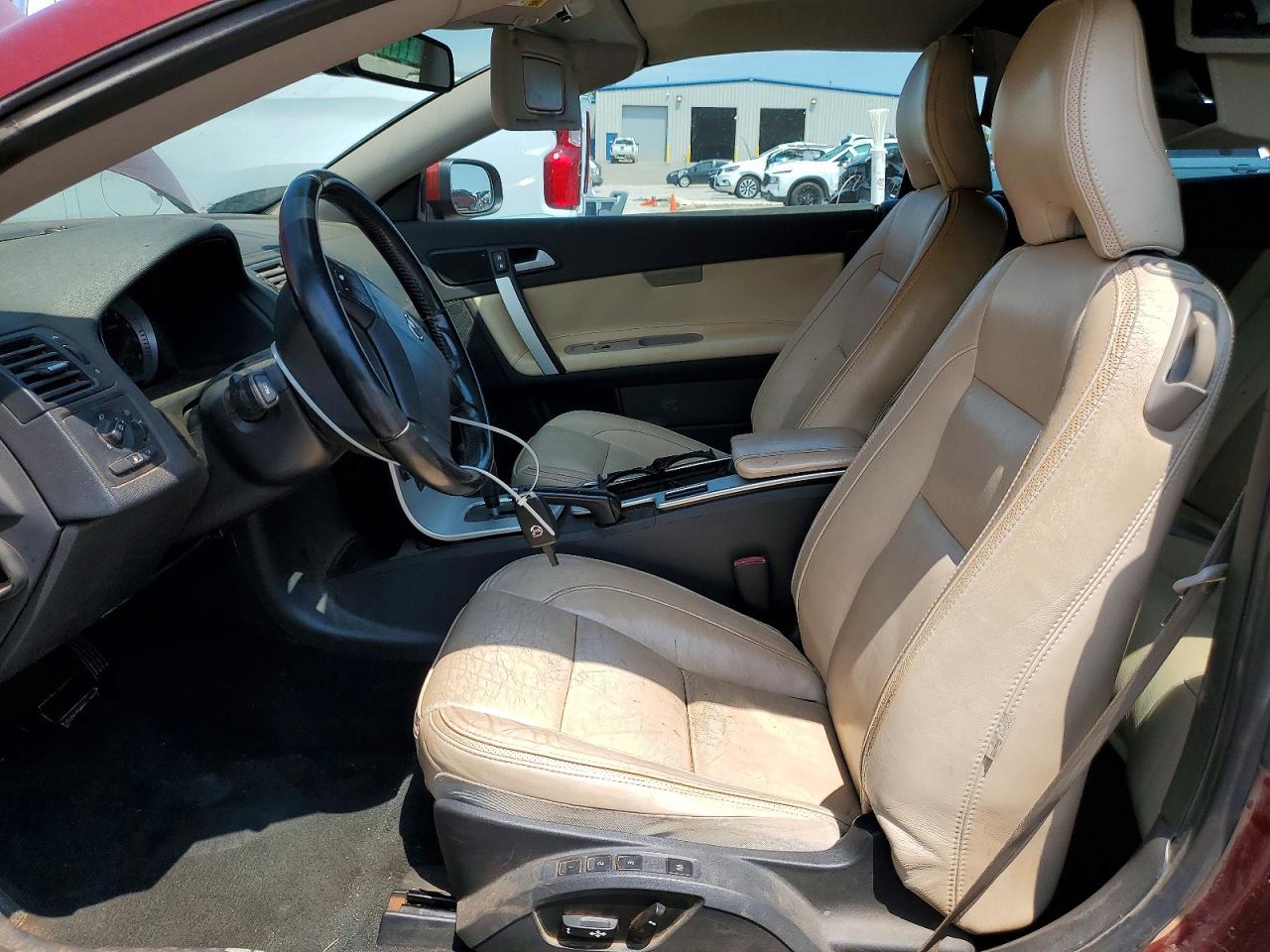 2013 Volvo C70 T5 Maroon vin: YV1672MC9DJ141391