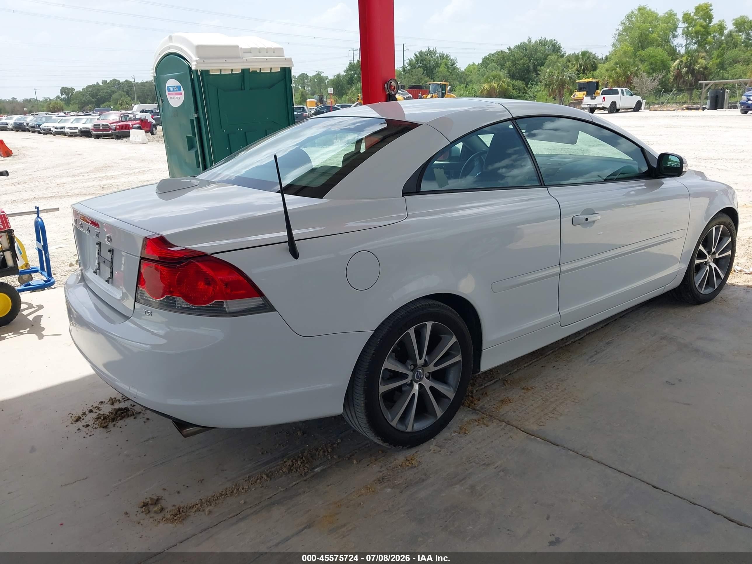 2010 Volvo C70 T5 White vin: YV1672MCXAJ092567