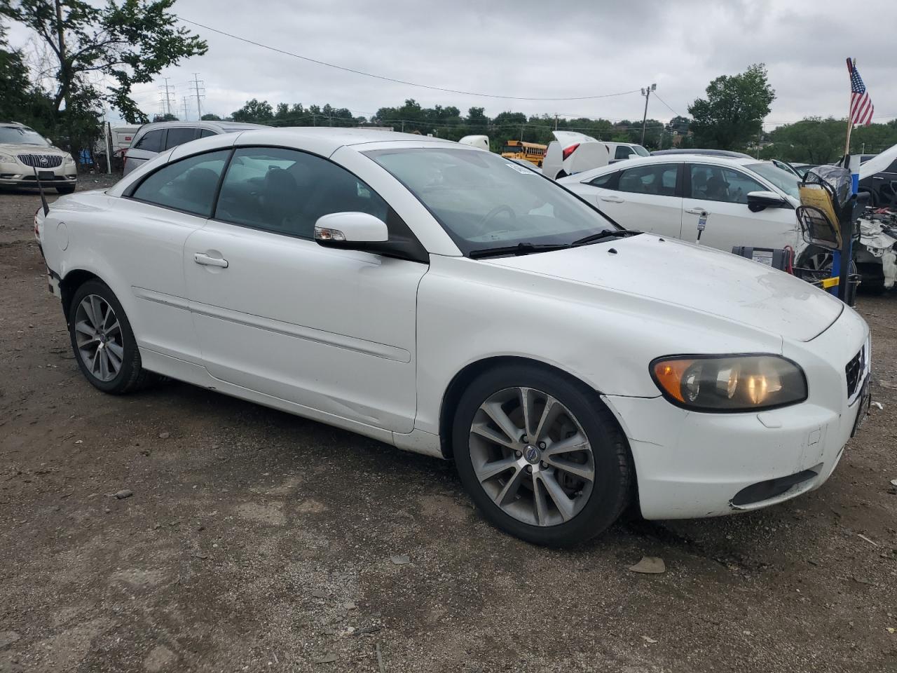 2010 Volvo C70 T5 White vin: YV1672MCXAJ094366