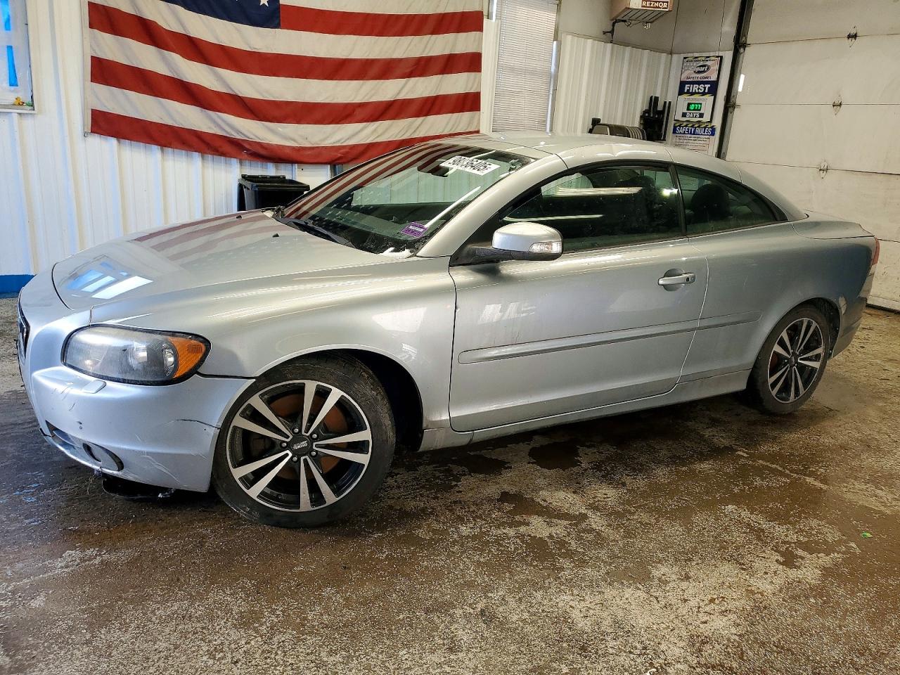 2010 Volvo C70 T5 Silver vin: YV1672MCXAJ094402