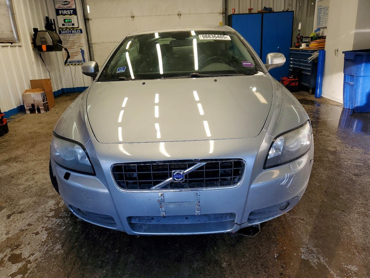 2010 Volvo C70 T5 Silver vin: YV1672MCXAJ094402