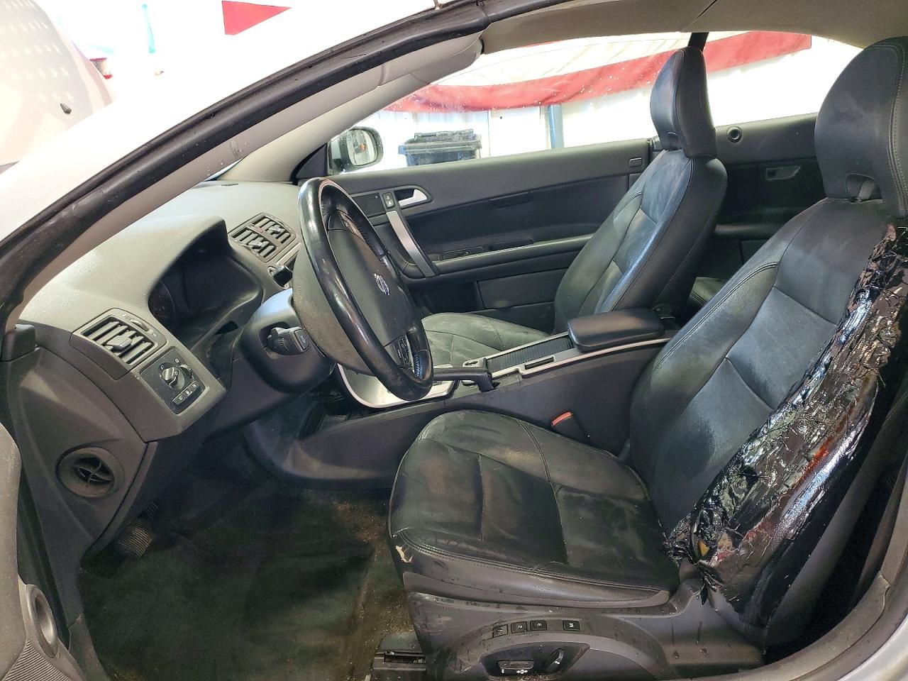 2010 Volvo C70 T5 Silver vin: YV1672MCXAJ094402
