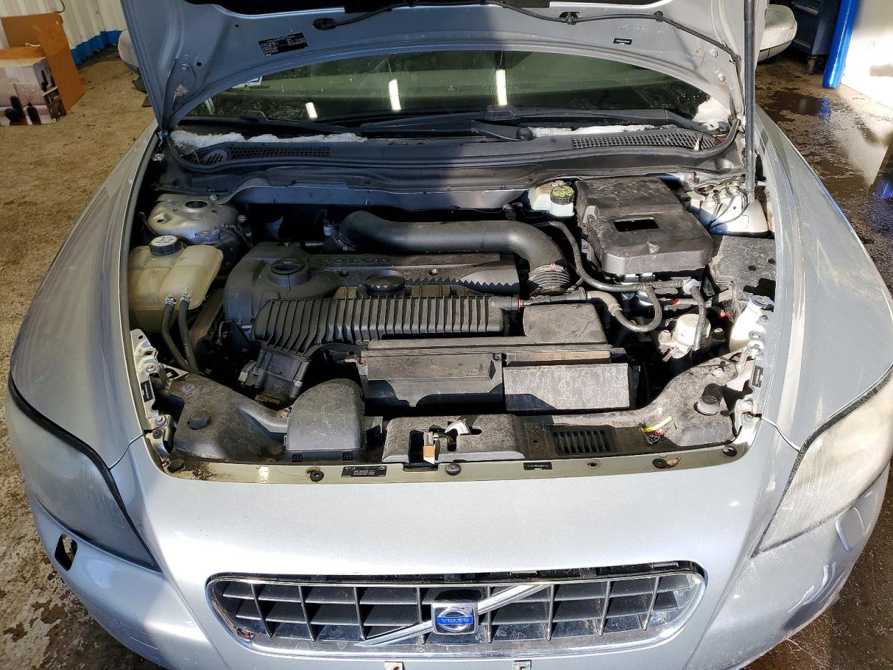 2010 Volvo C70 T5 Silver vin: YV1672MCXAJ094402