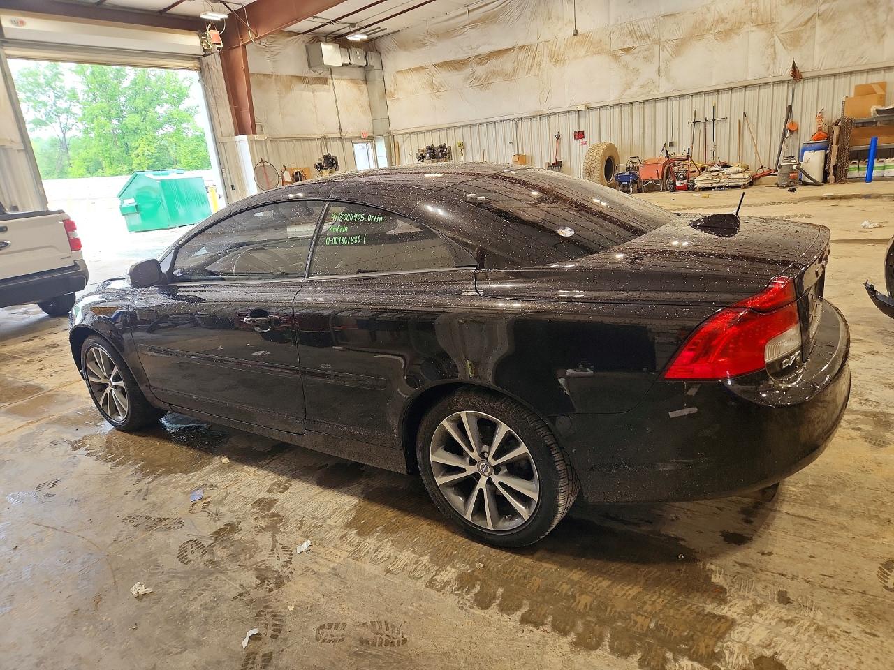 2011 Volvo C70 T5 Black vin: YV1672MCXBJ109594