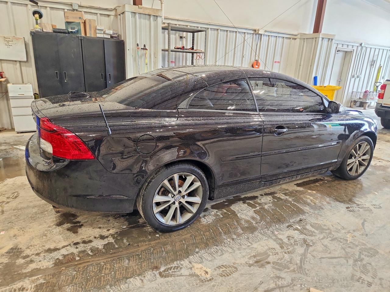 2011 Volvo C70 T5 Black vin: YV1672MCXBJ109594