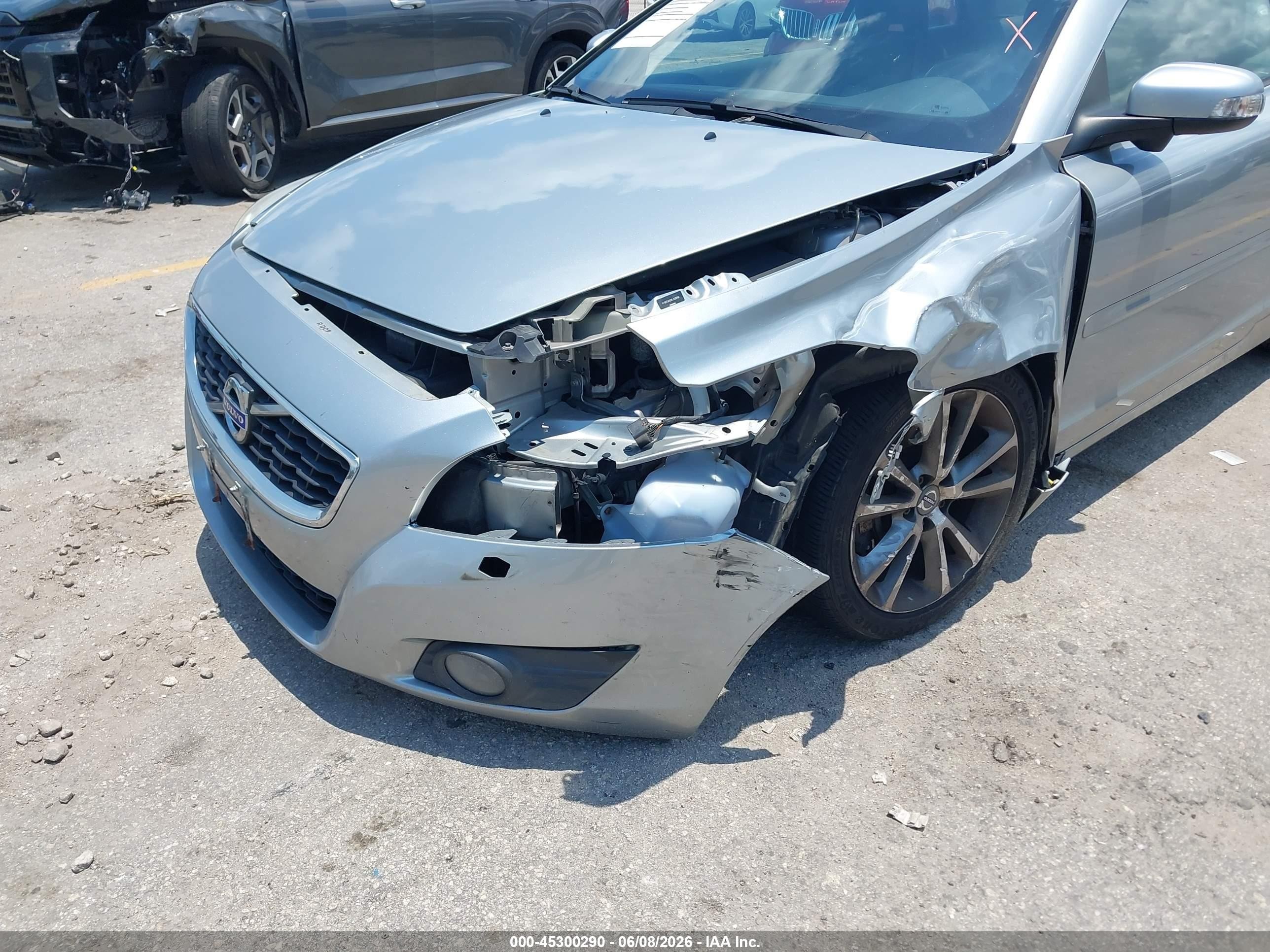 2011 Volvo C70 T5 Серый vin: YV1672MCXBJ109756
