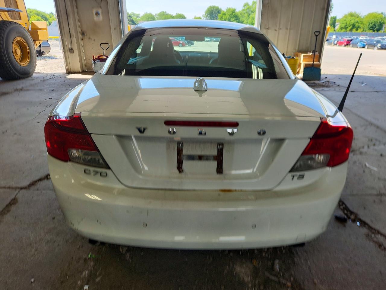 2011 Volvo C70 T5 Белый vin: YV1672MCXBJ113113