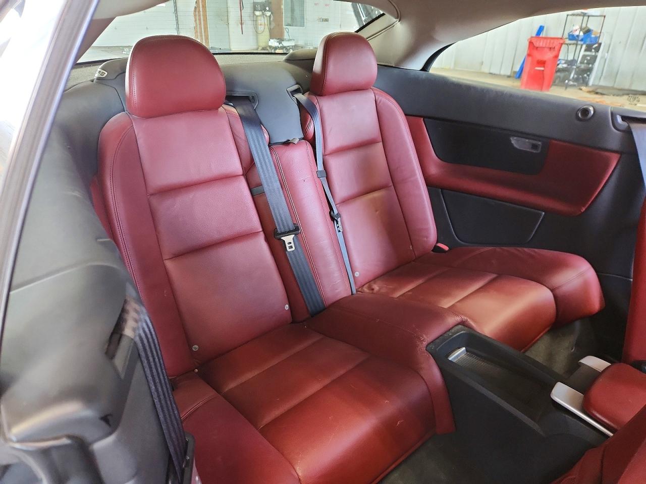 2011 Volvo C70 T5 Белый vin: YV1672MCXBJ113113