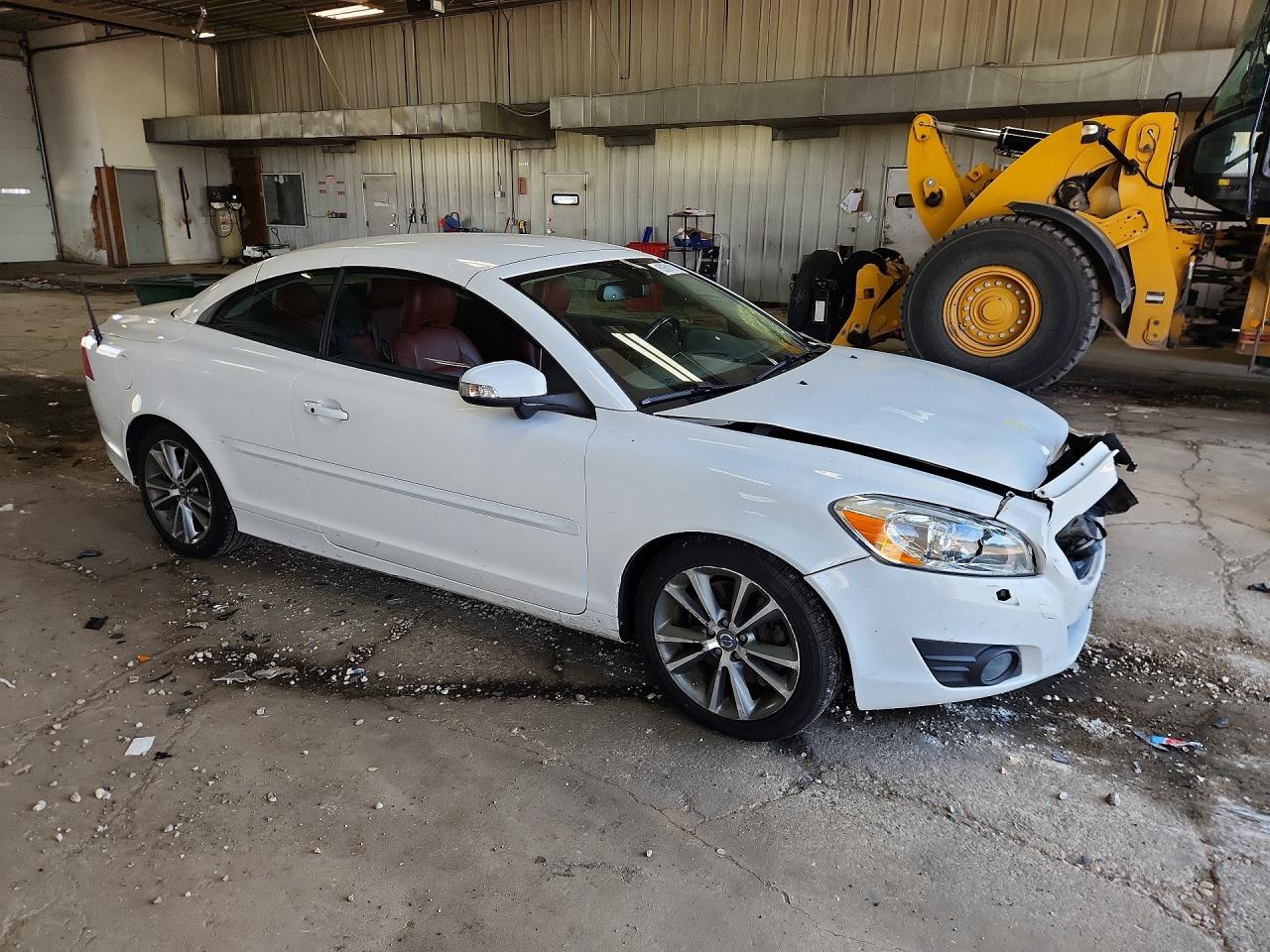2011 Volvo C70 T5 Белый vin: YV1672MCXBJ113113