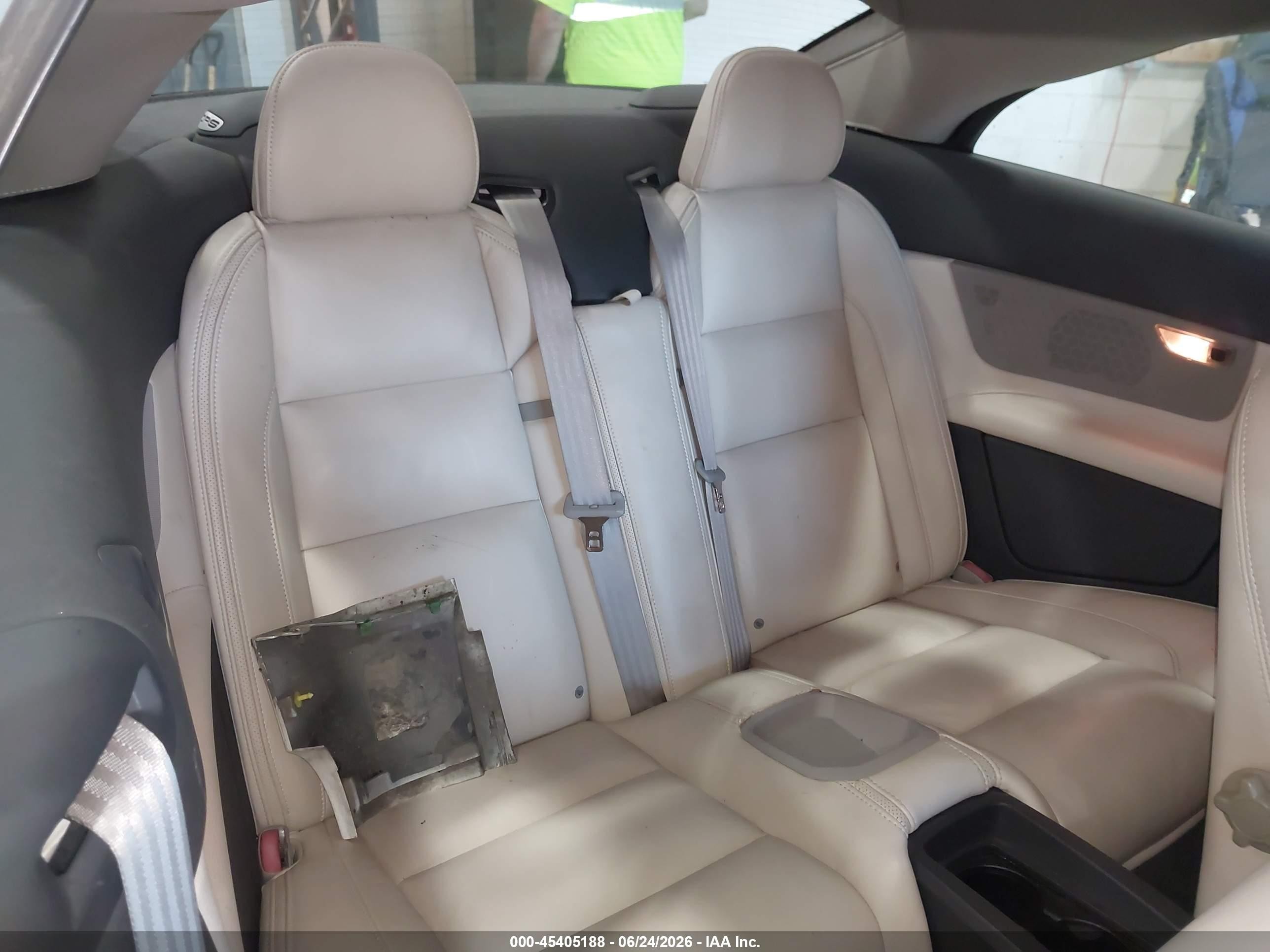 2013 Volvo C70 T5 White vin: YV1672MCXDJ144123