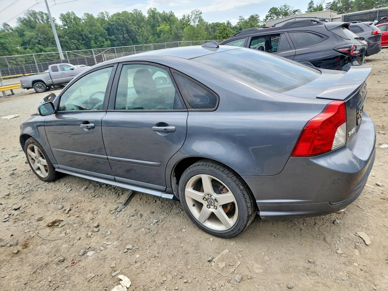 2010 Volvo S40 T5 Gray vin: YV1672MHXA2488472