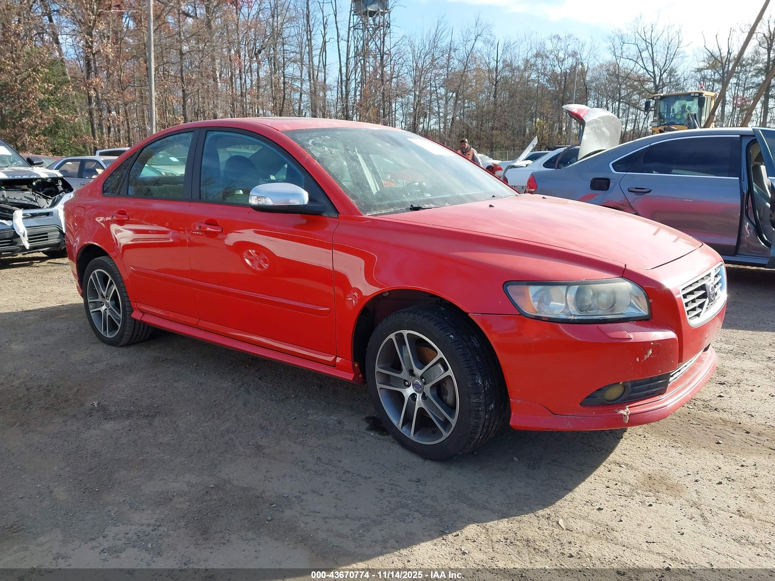 2010 Volvo S40 T5 R-design Red vin: YV1672MHXA2501754