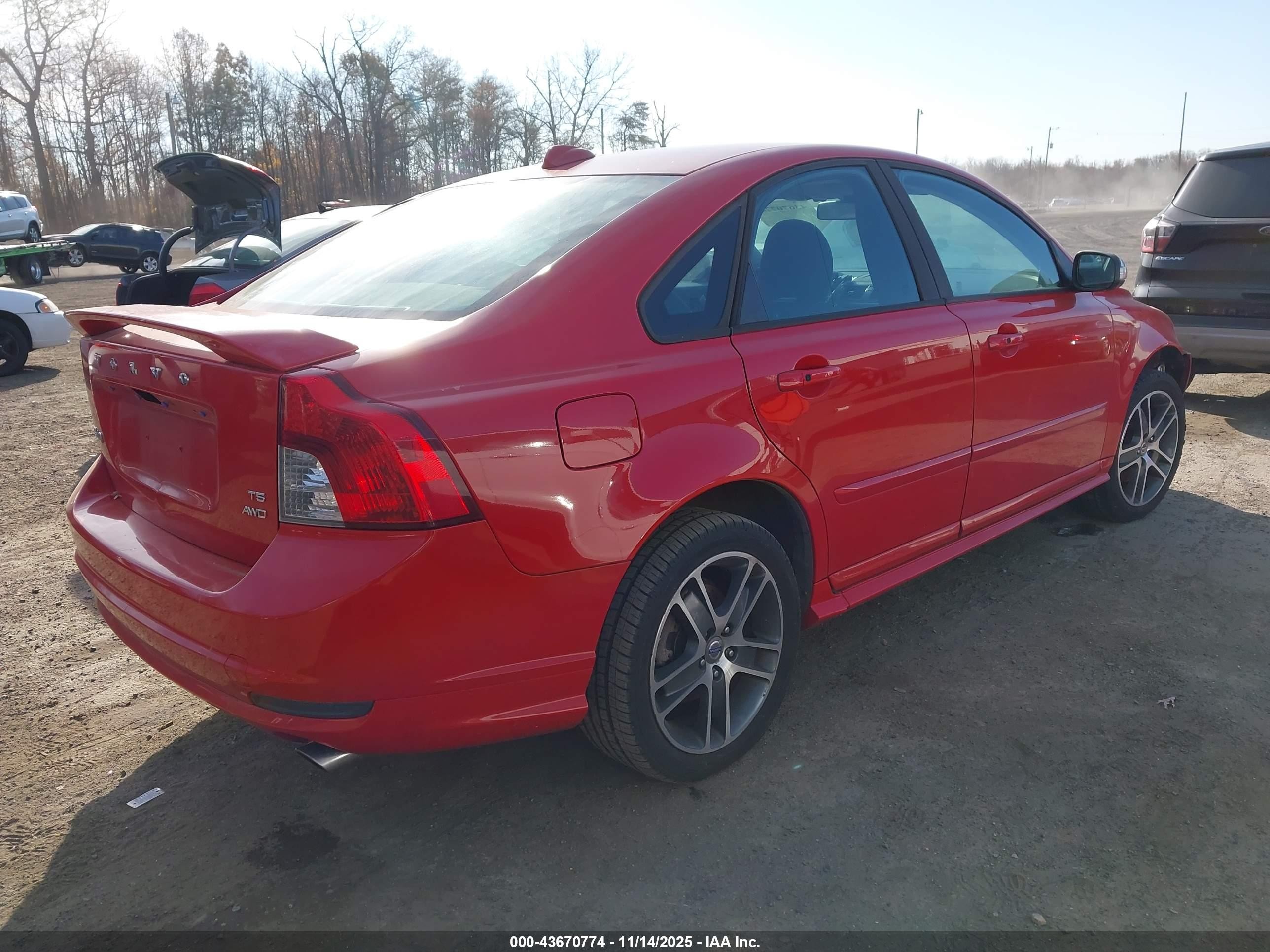 2010 Volvo S40 T5 R-design Red vin: YV1672MHXA2501754