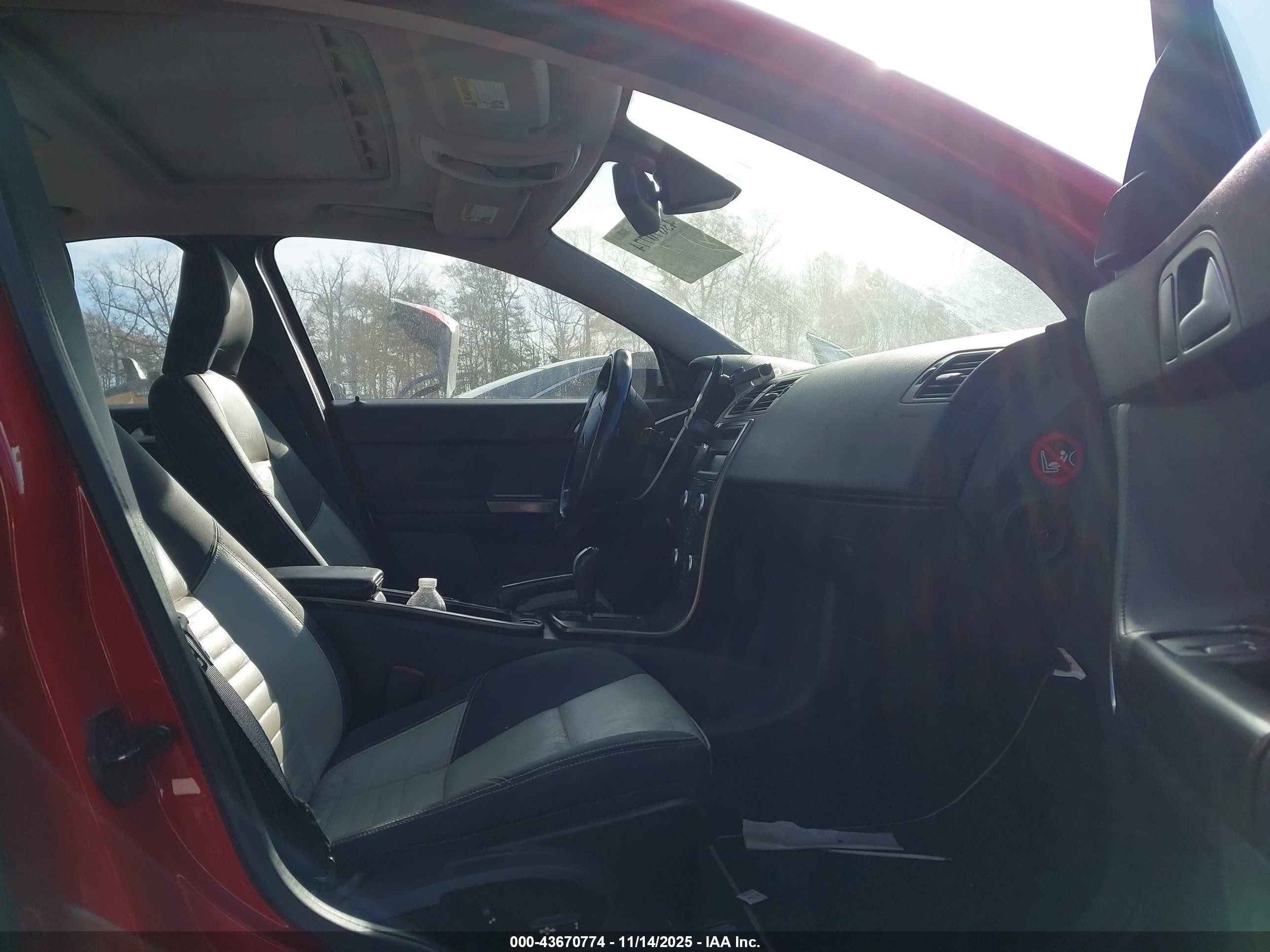 2010 Volvo S40 T5 R-design Red vin: YV1672MHXA2501754