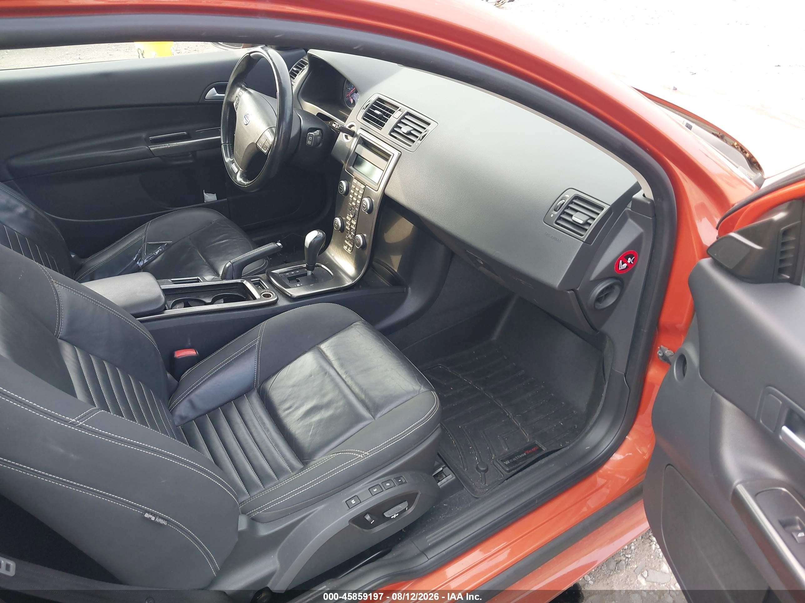 2011 Volvo C30 R-design/t5 (retail Only) Оранжевый vin: YV1672MK1B2200996