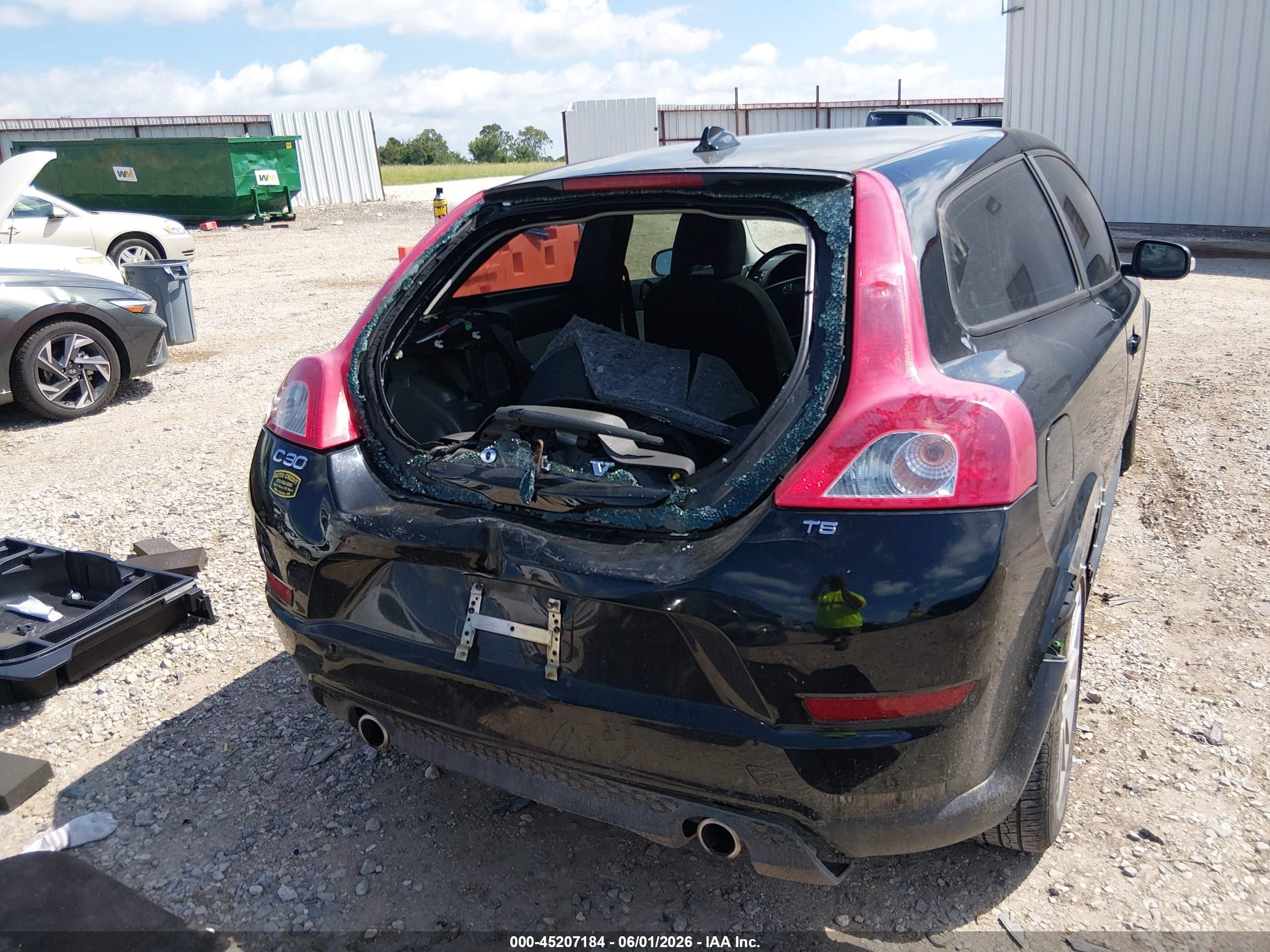 2011 Volvo C30 T5/t5 R-design Black vin: YV1672MK2B2210727