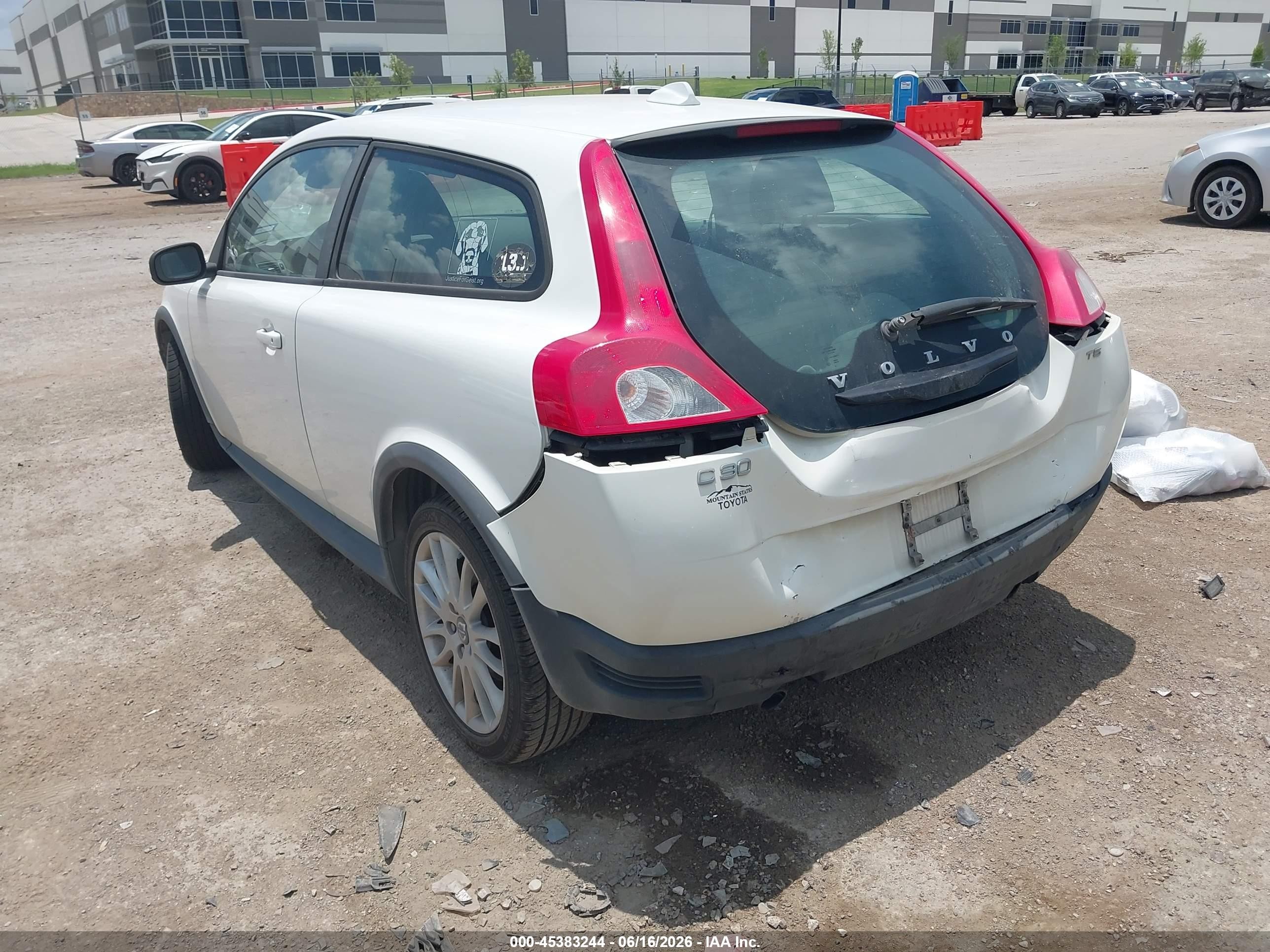 2010 Volvo C30 T5/t5 R-design Белый vin: YV1672MK3A2183262