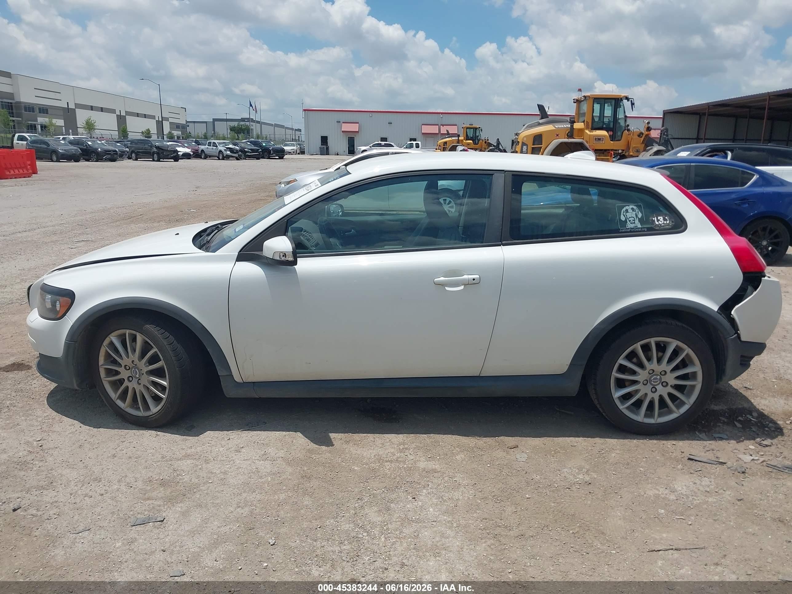 2010 Volvo C30 T5/t5 R-design Белый vin: YV1672MK3A2183262