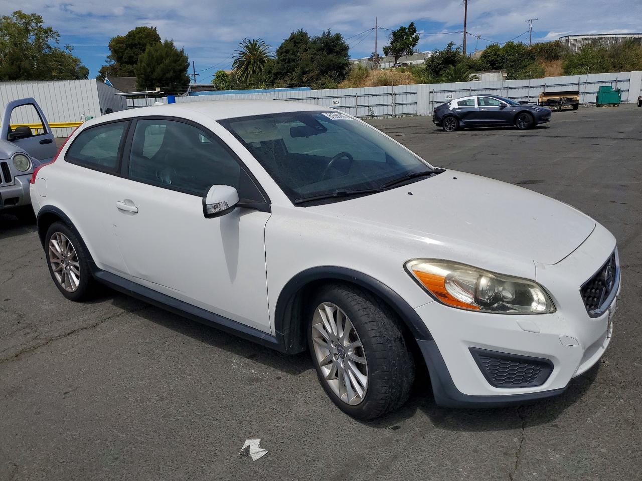 2011 Volvo C30 T5 White vin: YV1672MK3B2196949