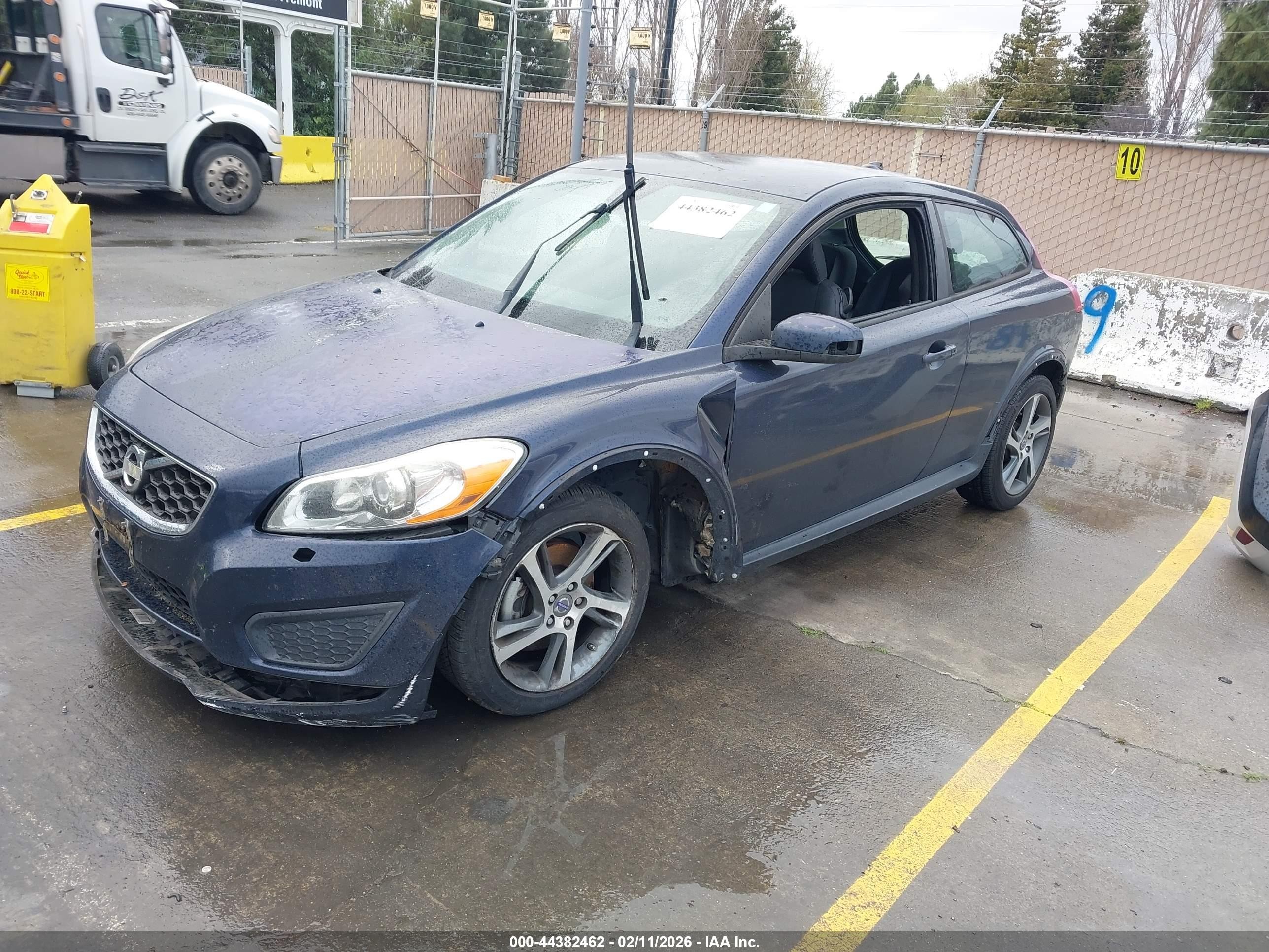 2013 Volvo C30 T5/t5 Platinum/t5 Premier/t5 Premier Plus/t5 R-design/t5 R-design Platinum/t5 R-design Premier Blue vin: YV1672MK3D2300049