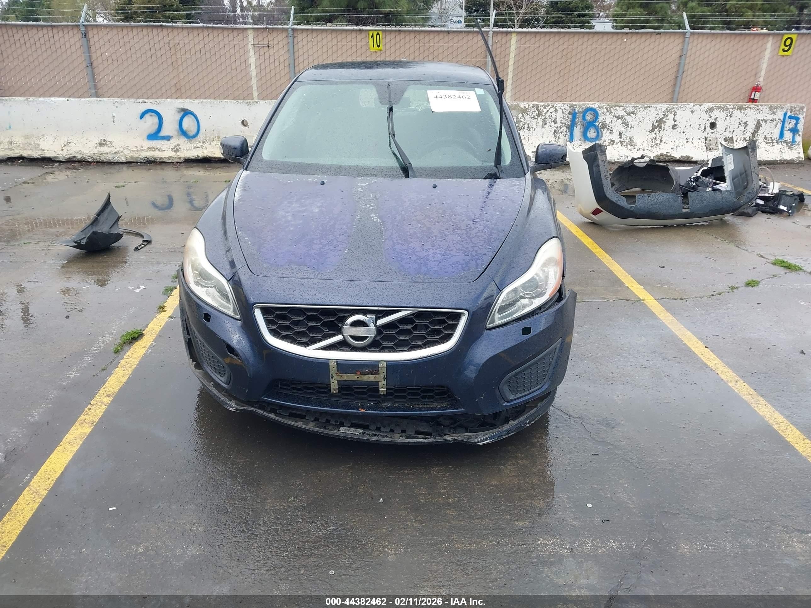 2013 Volvo C30 T5/t5 Platinum/t5 Premier/t5 Premier Plus/t5 R-design/t5 R-design Platinum/t5 R-design Premier Blue vin: YV1672MK3D2300049
