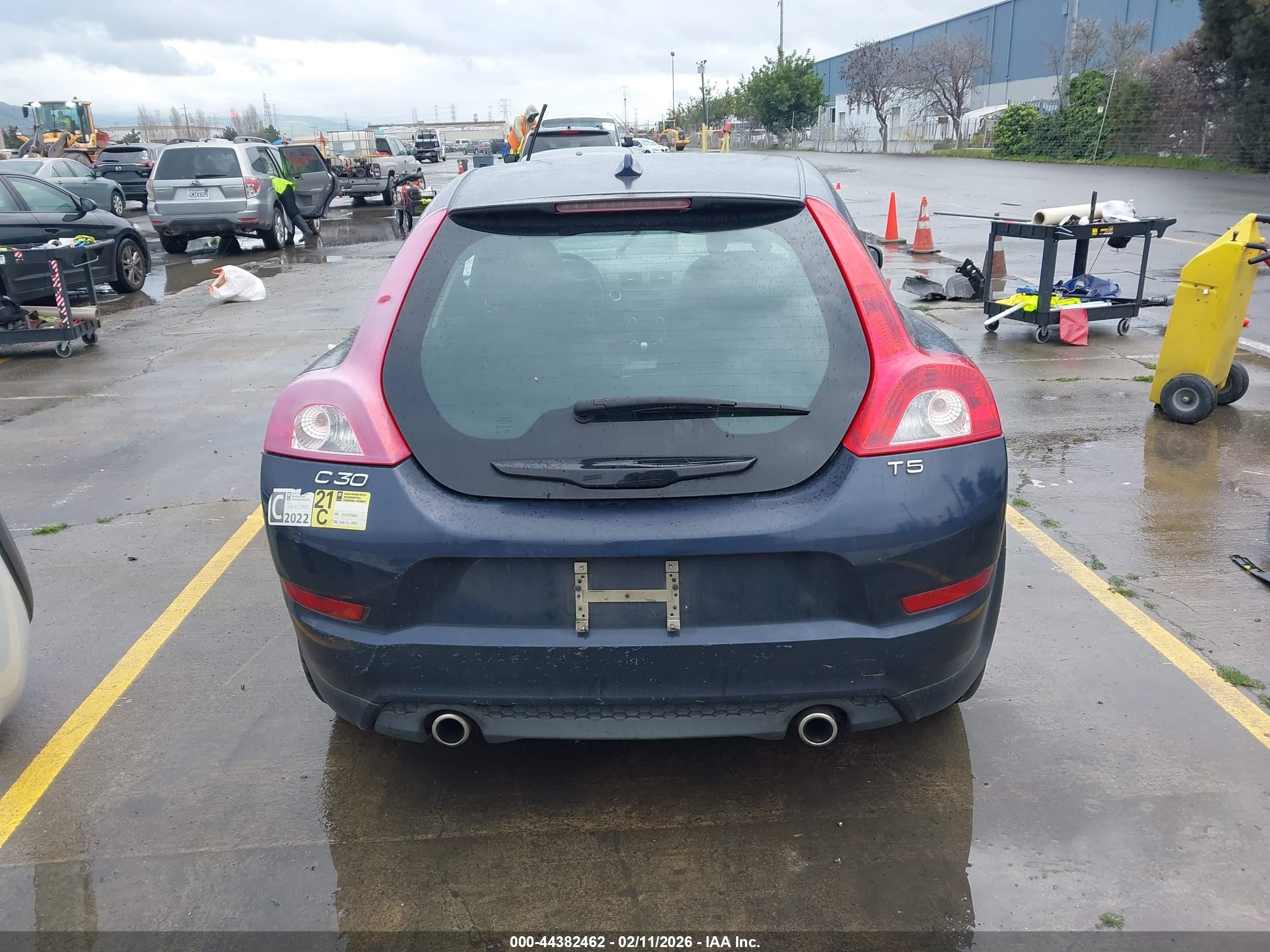 2013 Volvo C30 T5/t5 Platinum/t5 Premier/t5 Premier Plus/t5 R-design/t5 R-design Platinum/t5 R-design Premier Blue vin: YV1672MK3D2300049