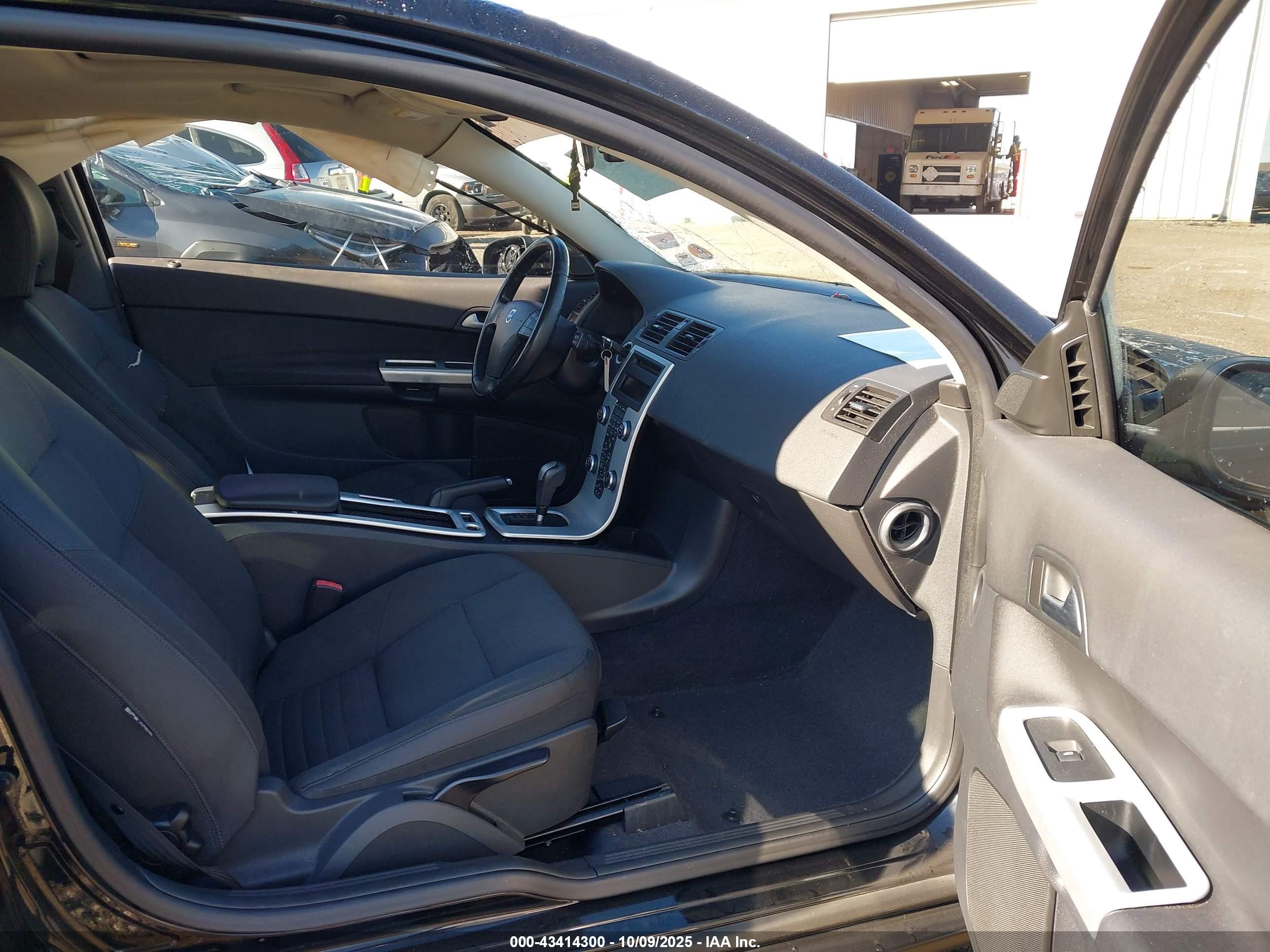 2013 Volvo C30 T5 Черный vin: YV1672MK3D2306613