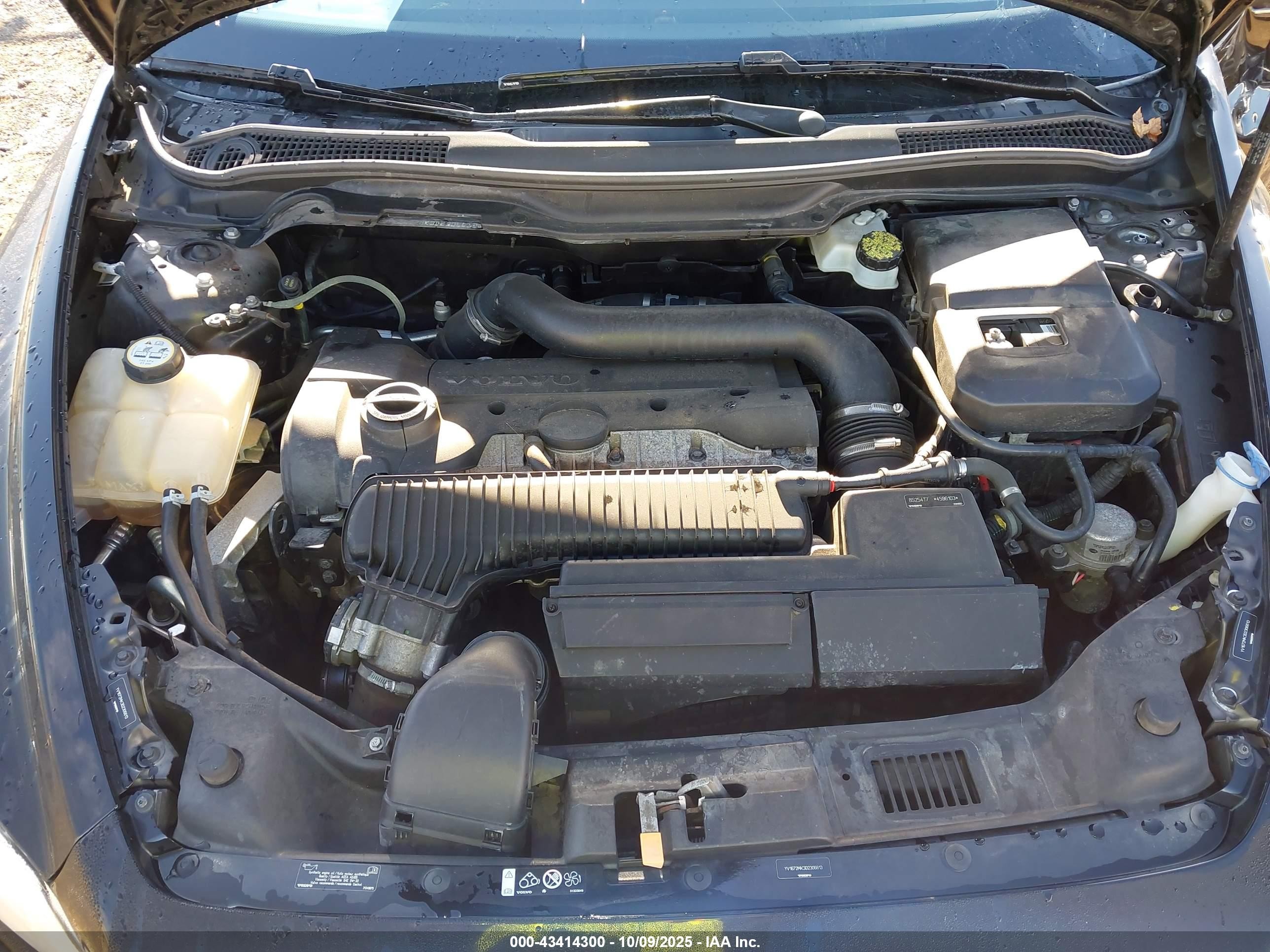 2013 Volvo C30 T5 Черный vin: YV1672MK3D2306613