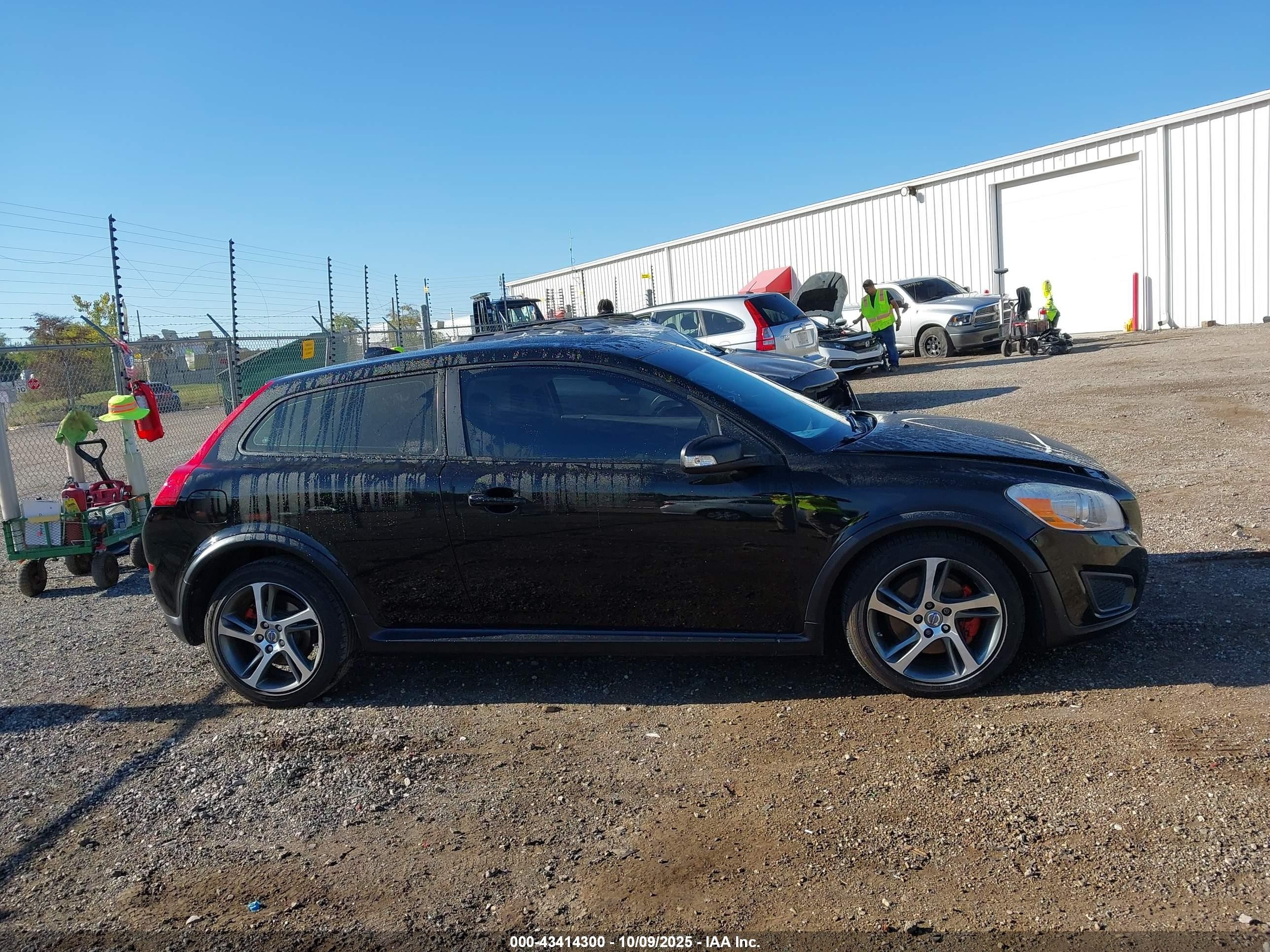 2013 Volvo C30 T5 Черный vin: YV1672MK3D2306613