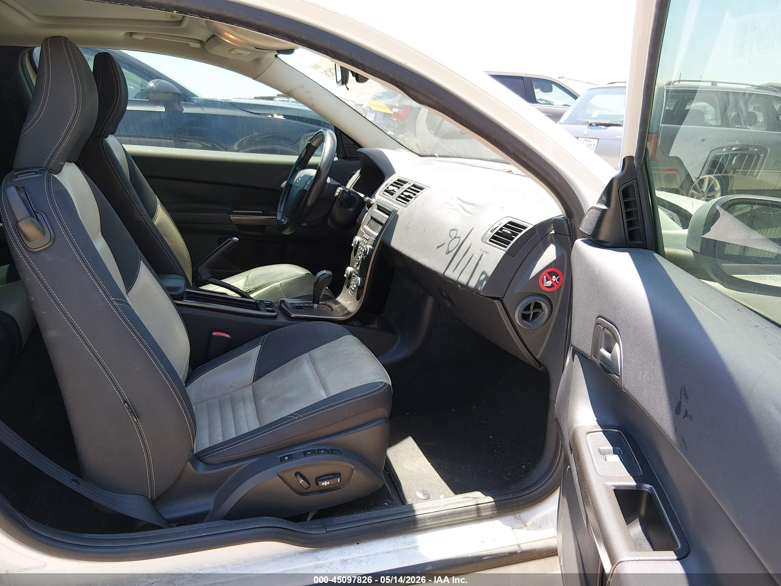 2012 Volvo C30 T5/t5 Platinum/t5 Premier Plus/t5 R-design/t5 R-design Platinum/t5 R-design Premier Plus Белый vin: YV1672MK4C2286967