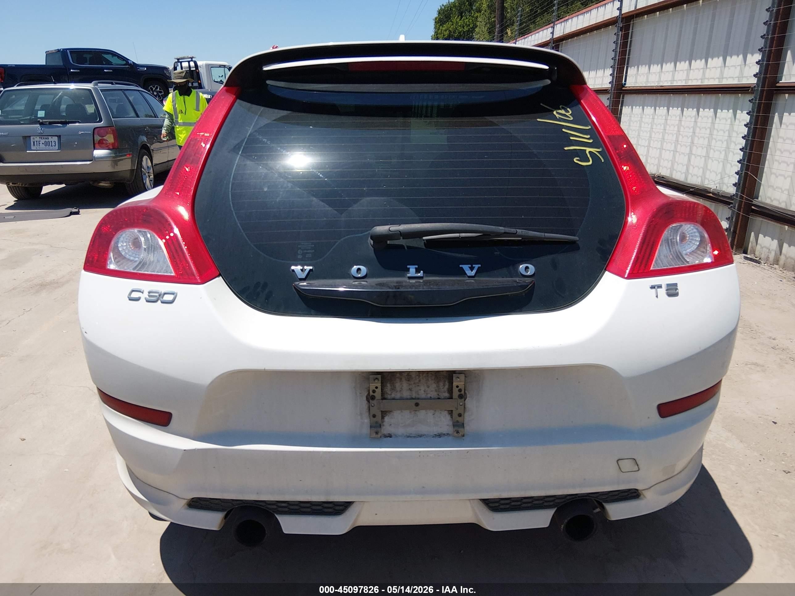 2012 Volvo C30 T5/t5 Platinum/t5 Premier Plus/t5 R-design/t5 R-design Platinum/t5 R-design Premier Plus Белый vin: YV1672MK4C2286967