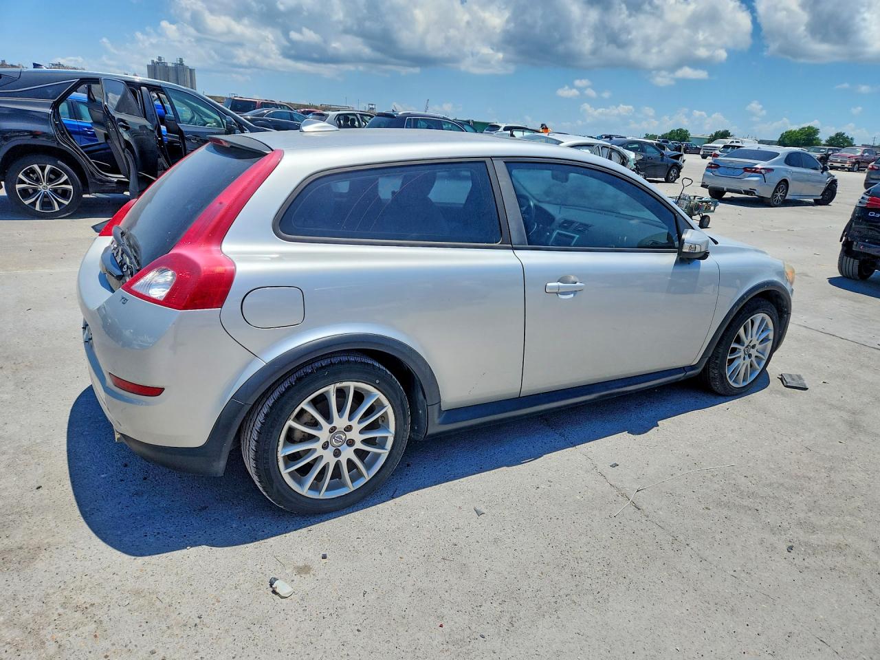 2011 Volvo C30 Silver vin: YV1672MK5B2205599