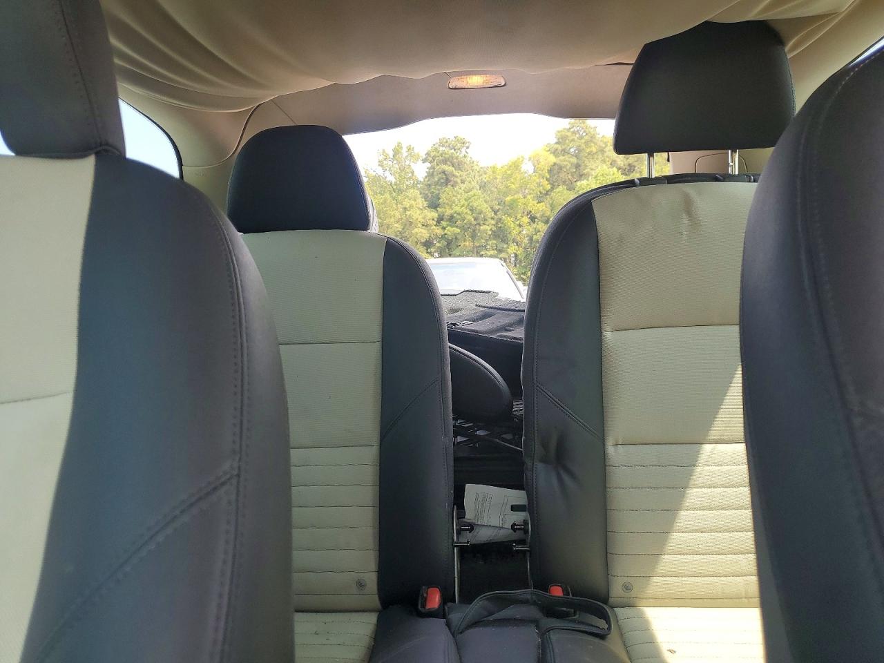 2012 Volvo C30 T5 Серебряный vin: YV1672MK5C2273550