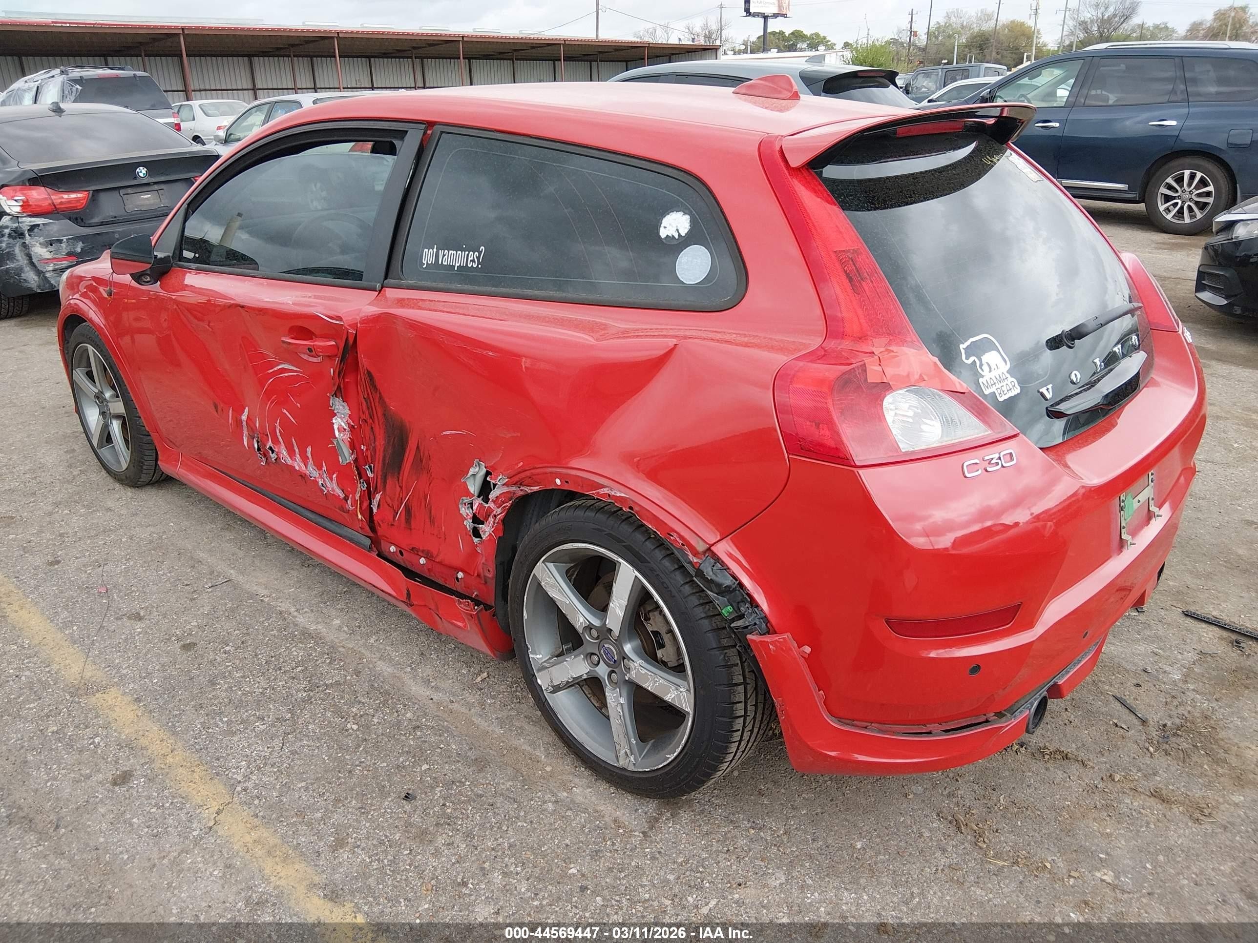 2013 Volvo C30 T5/t5 Platinum/t5 Premier/t5 Premier Plus/t5 R-design/t5 R-design Platinum/t5 R-design Premier Red vin: YV1672MK5D2301641