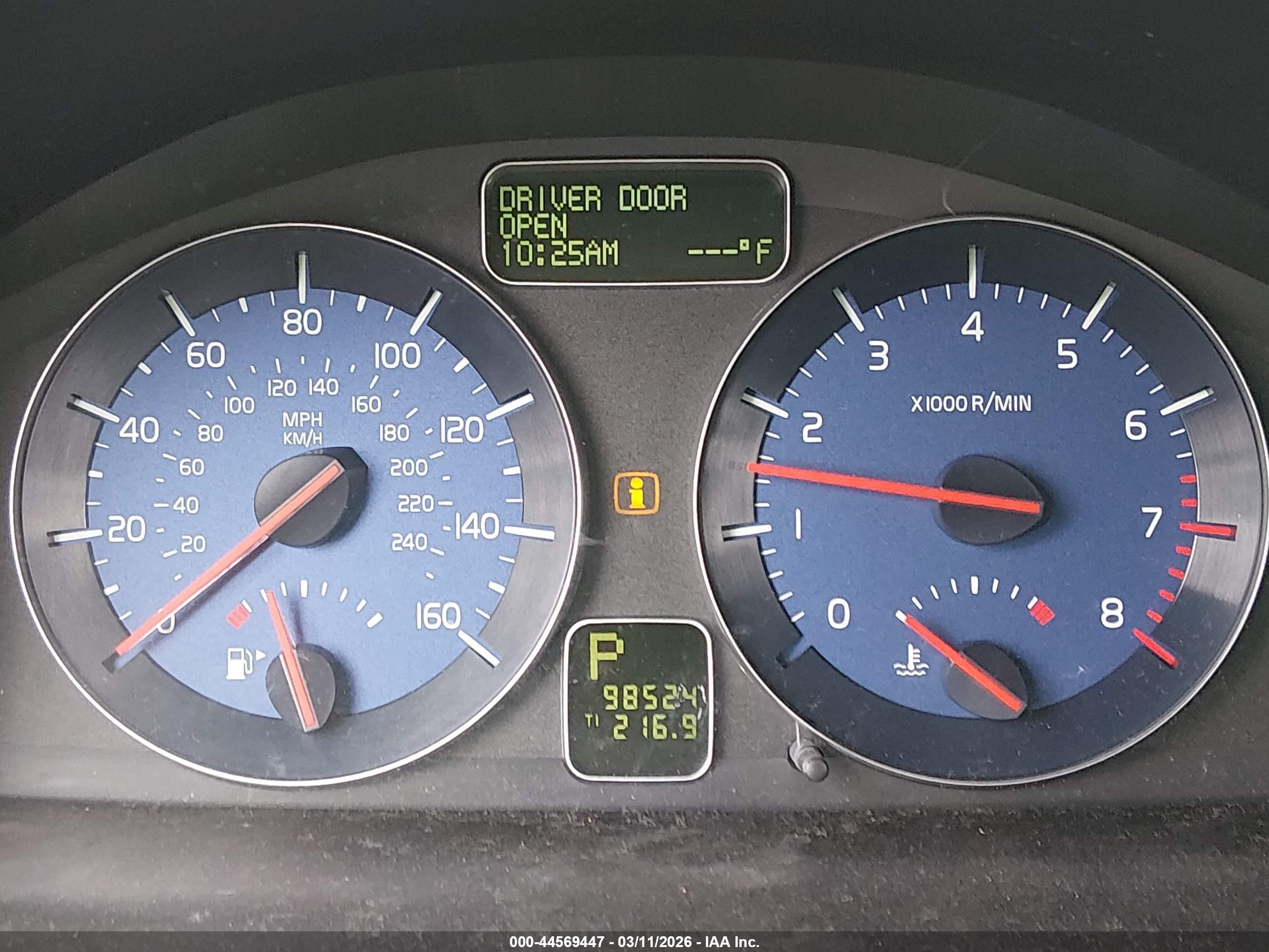 2013 Volvo C30 T5/t5 Platinum/t5 Premier/t5 Premier Plus/t5 R-design/t5 R-design Platinum/t5 R-design Premier Red vin: YV1672MK5D2301641