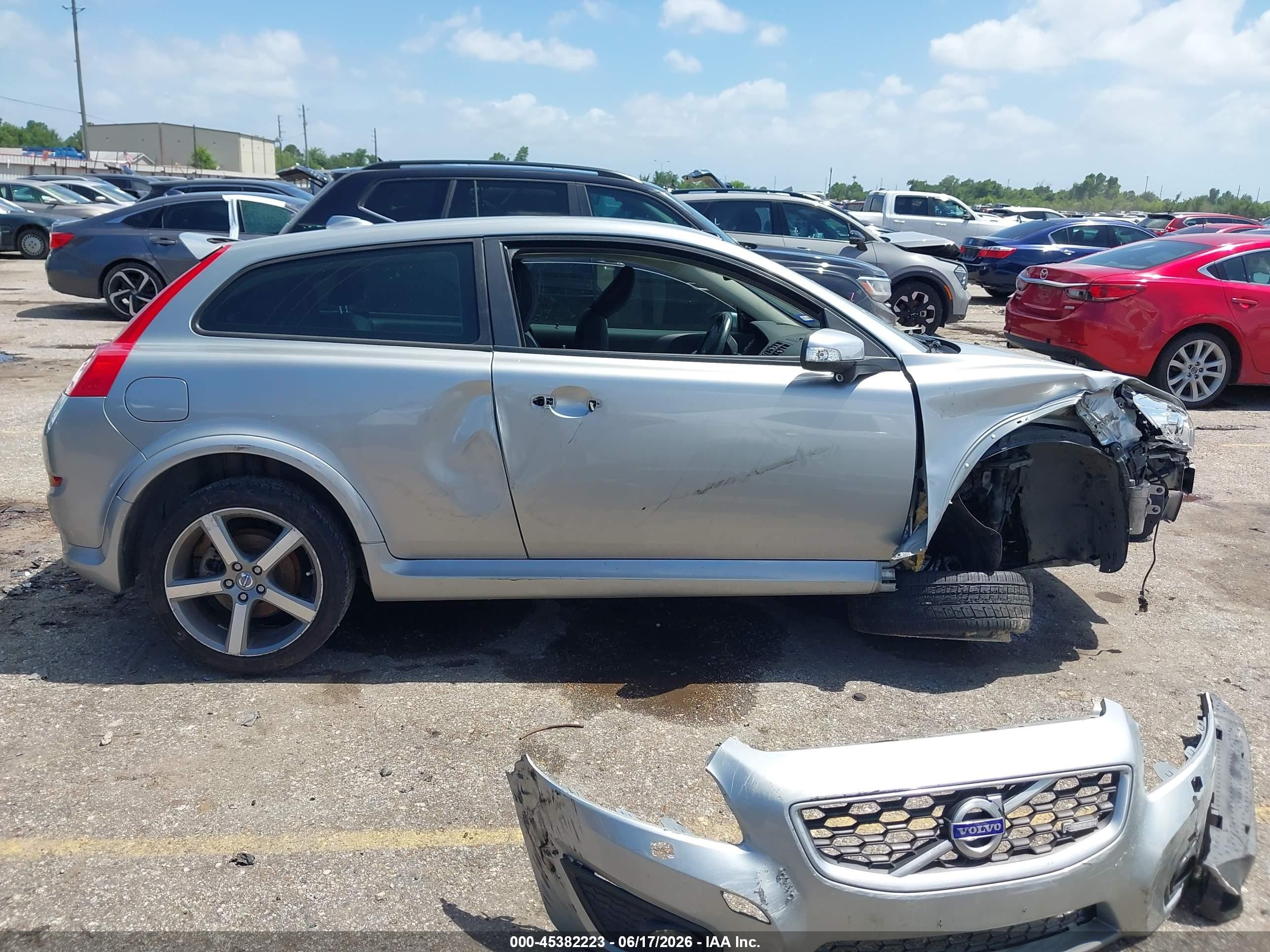 2011 Volvo C30 R-design/t5/t5 (retail Only) Gray vin: YV1672MK6B2209452